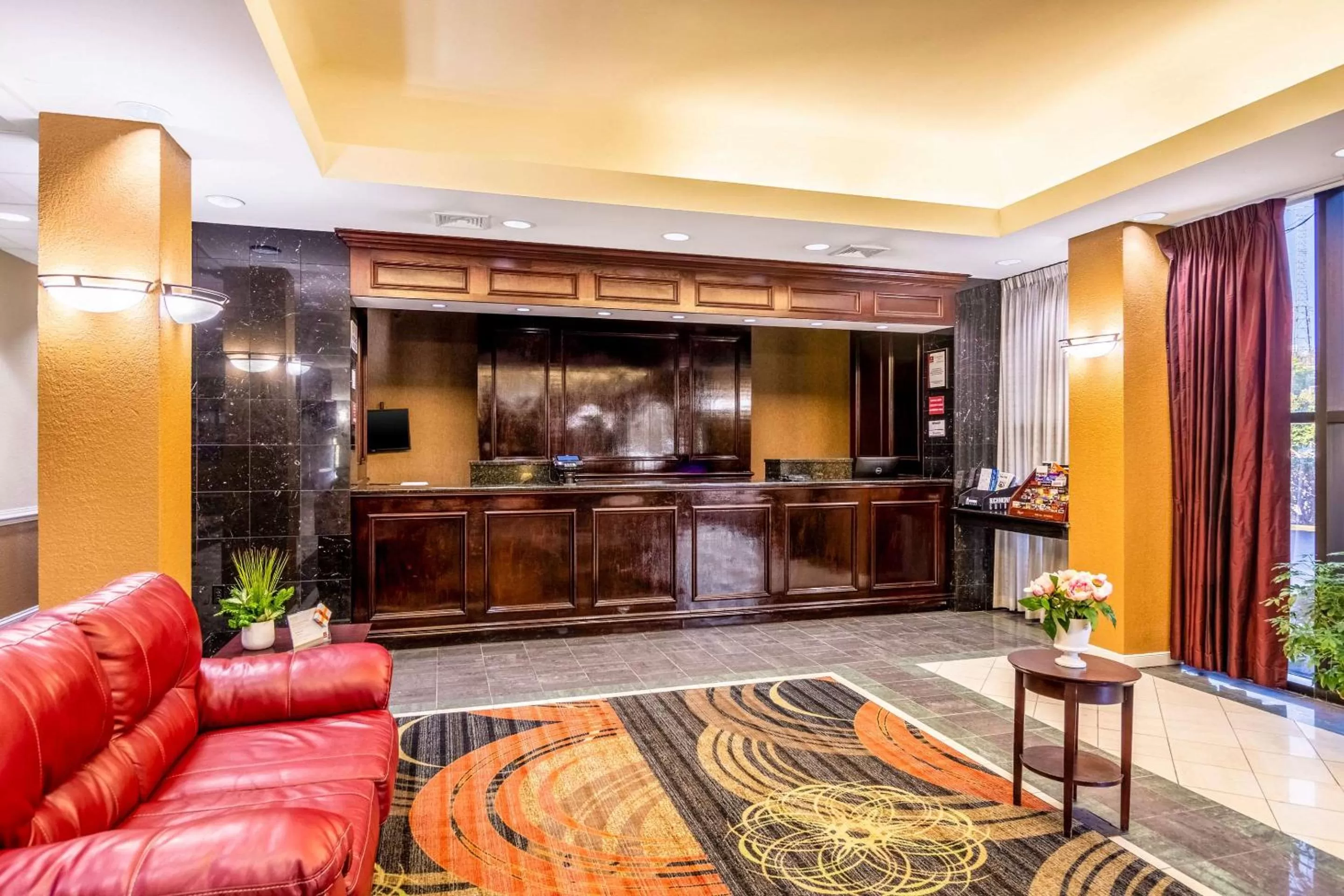 Lobby or reception in Quality Inn Central
