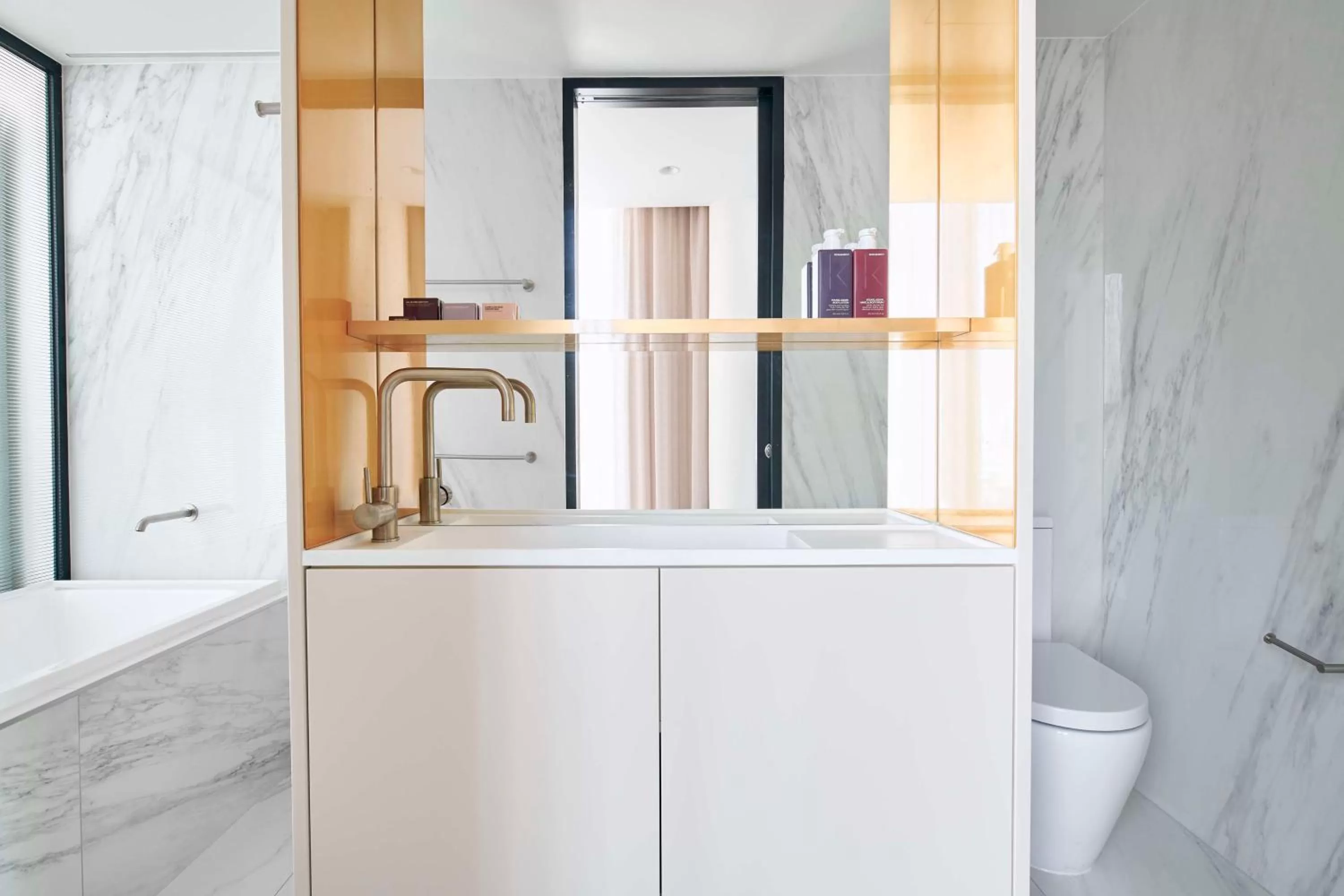 Bathroom in Quincy Hotel Melbourne