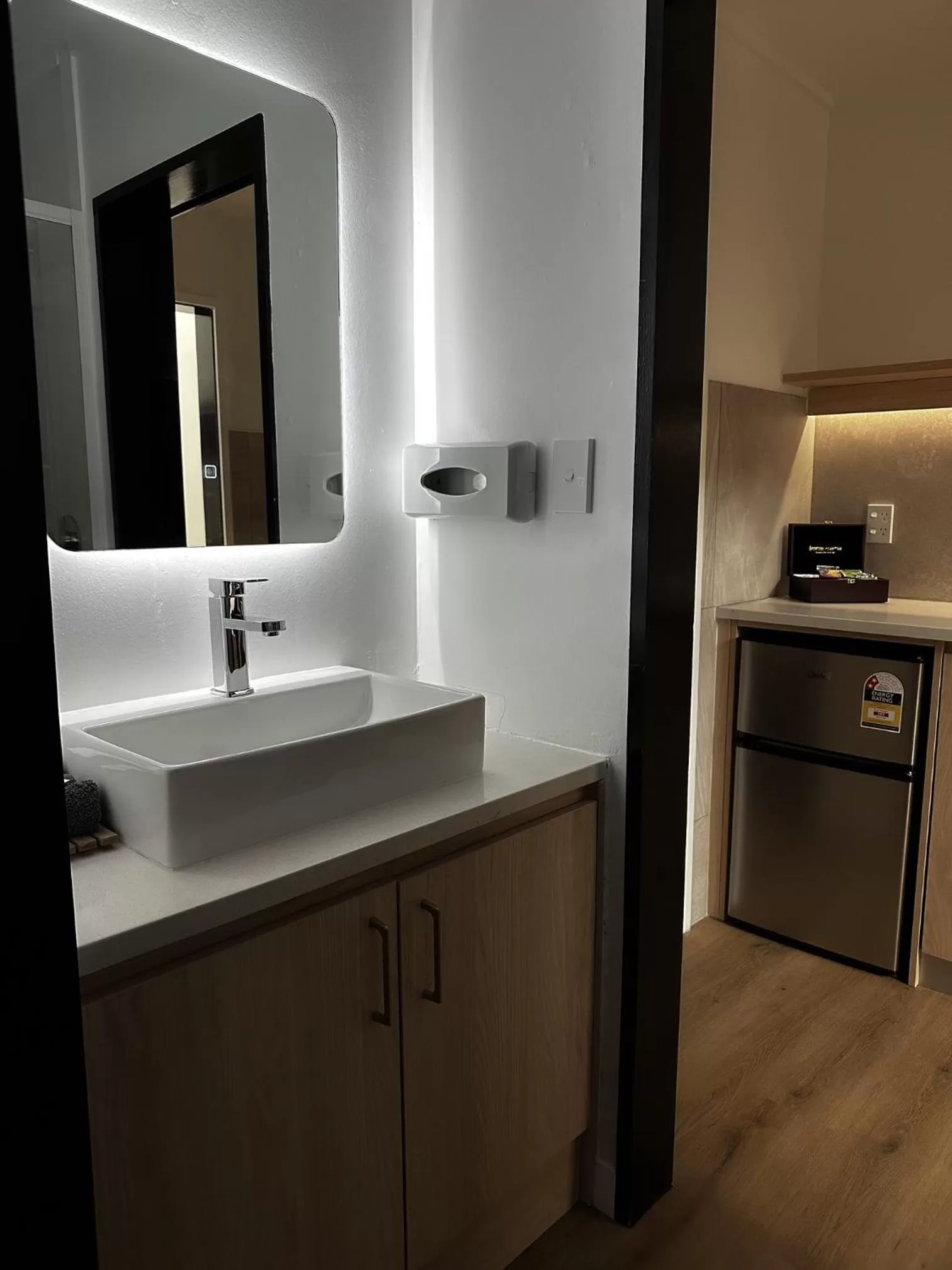 Bathroom in Burwood Motel