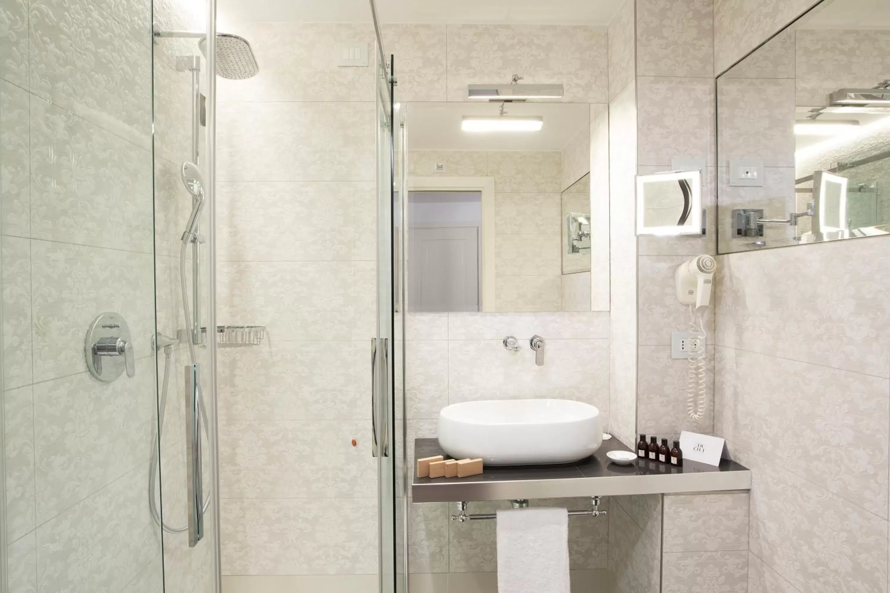 Classic Single Room - single occupancy in Grand Hotel Duchi d'Aosta Classic Single Room - single occupancy in Grand Hotel Duchi d'Aosta