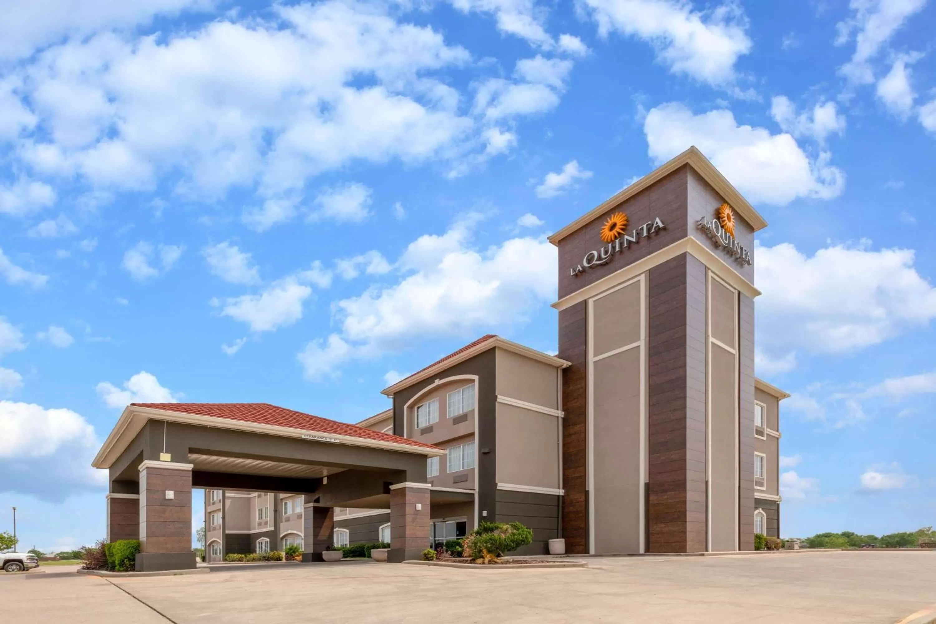 Property building in La Quinta by Wyndham Bridgeport