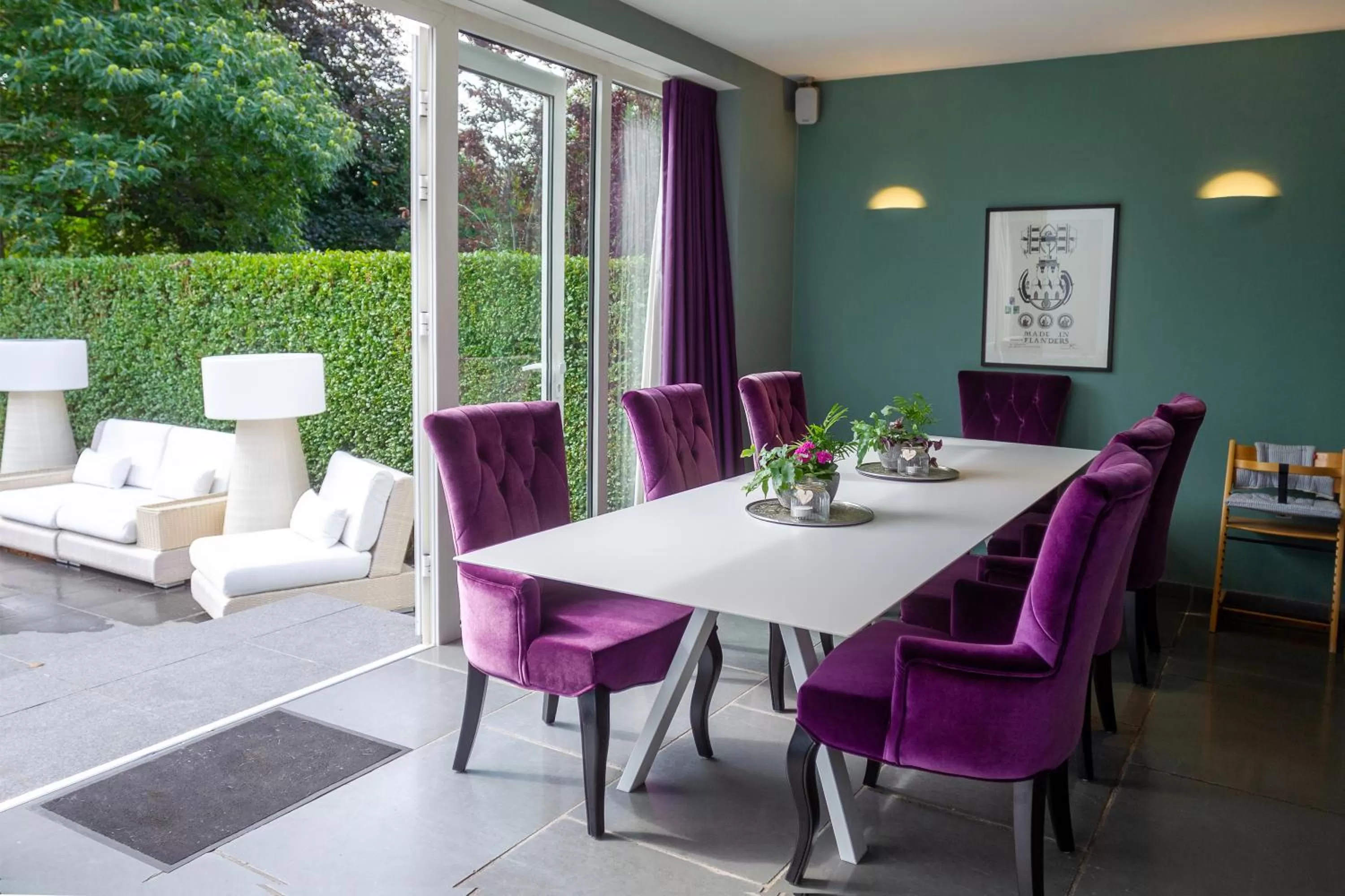 Communal lounge/ TV room in B&B Saint-Georges -Located in the city centre of Bruges-