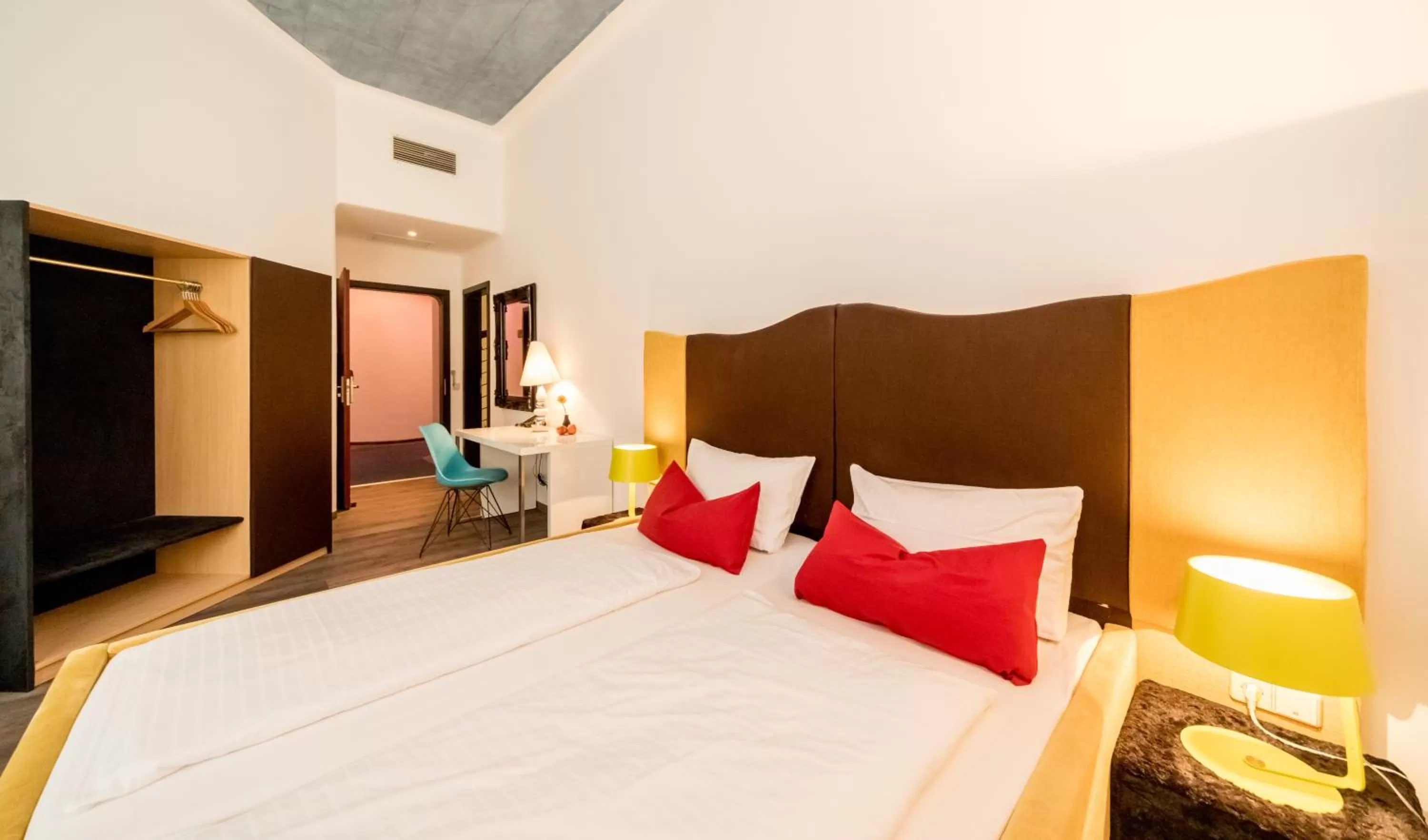 Bed in artHOTEL Magdeburg