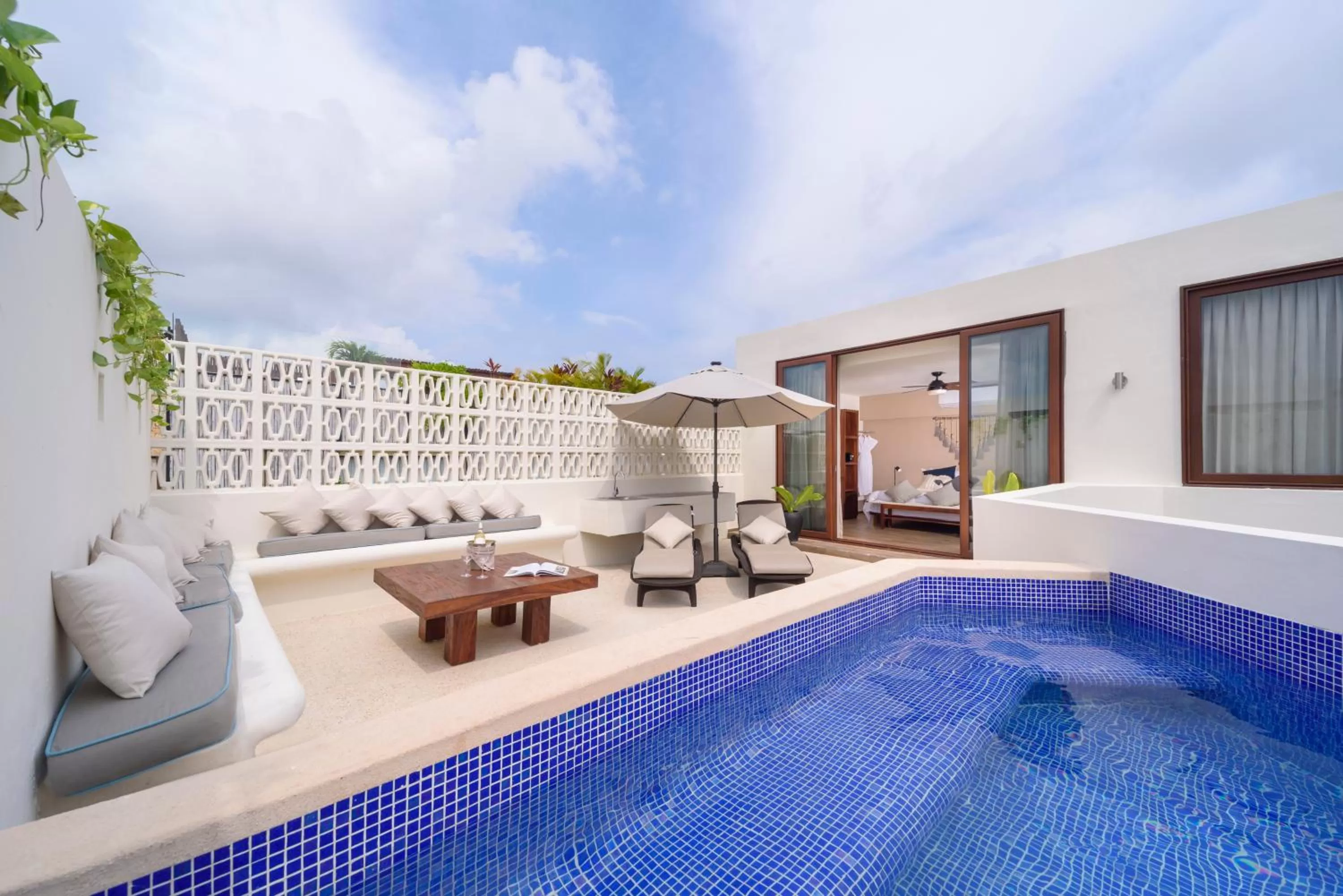 Swimming Pool in KASA Hotel Kuyen - Adults Only