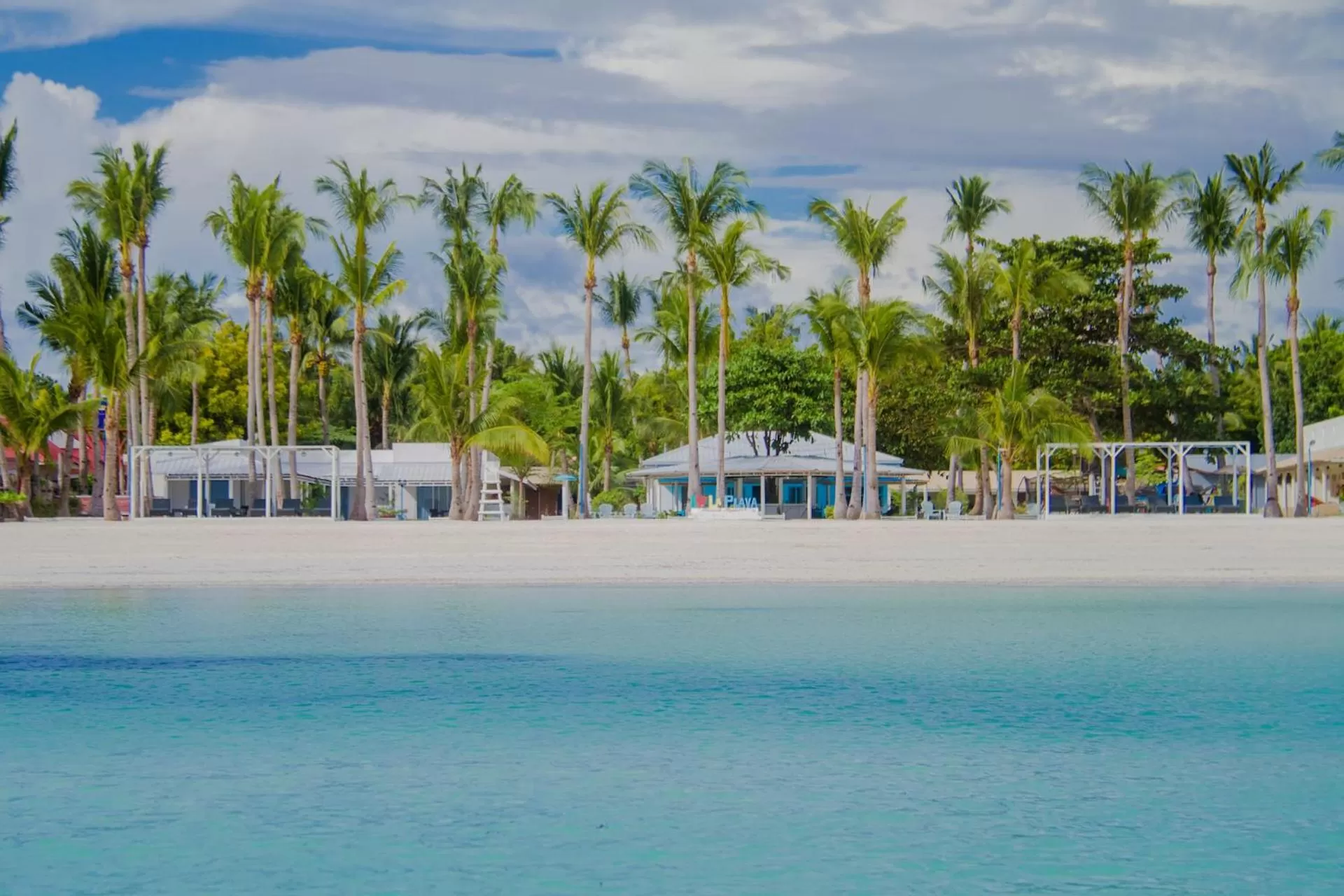 Beach in La Playa Estrella Beach Resort