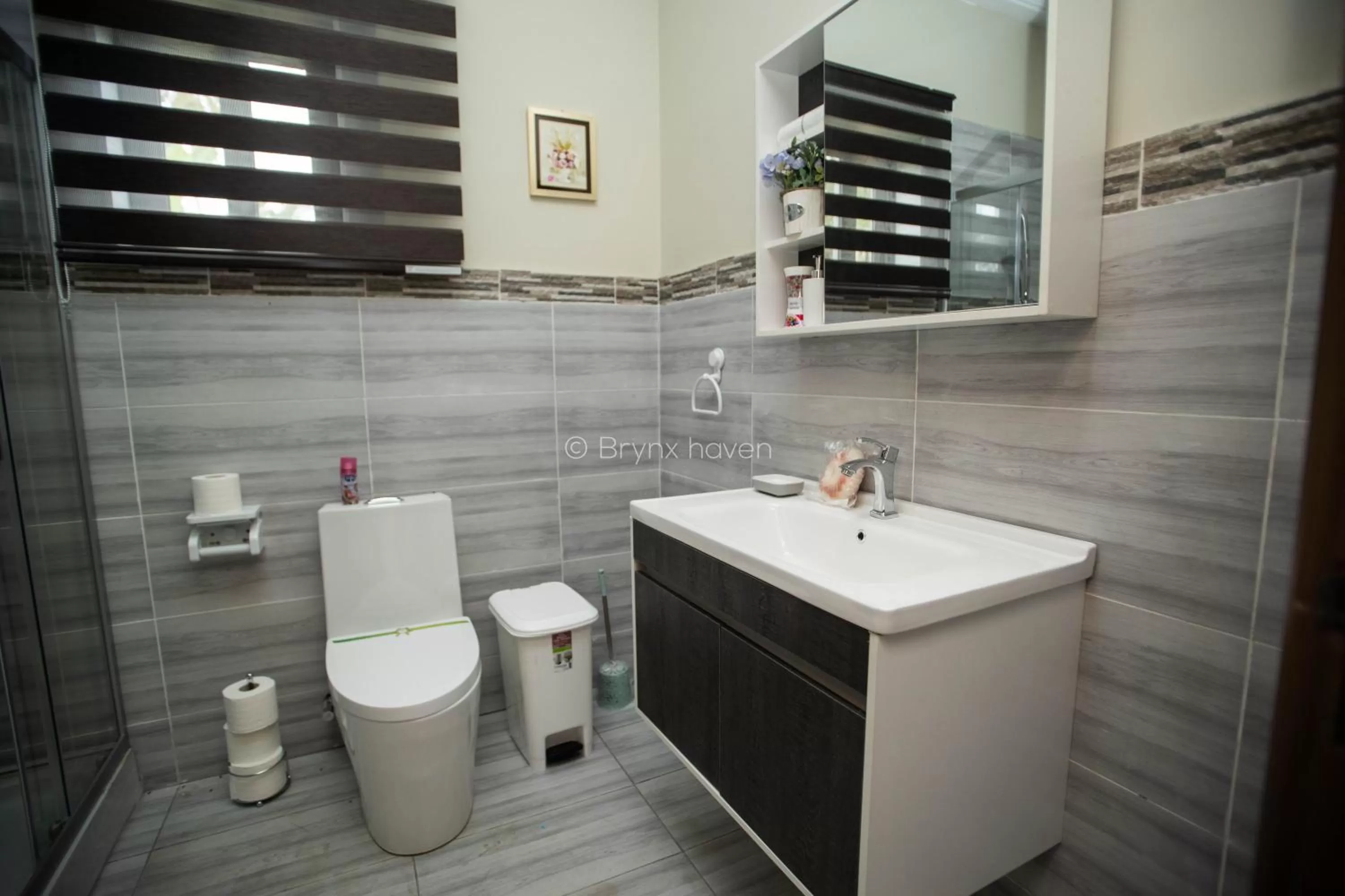 Bathroom in Brynx Haven - Cape Coast