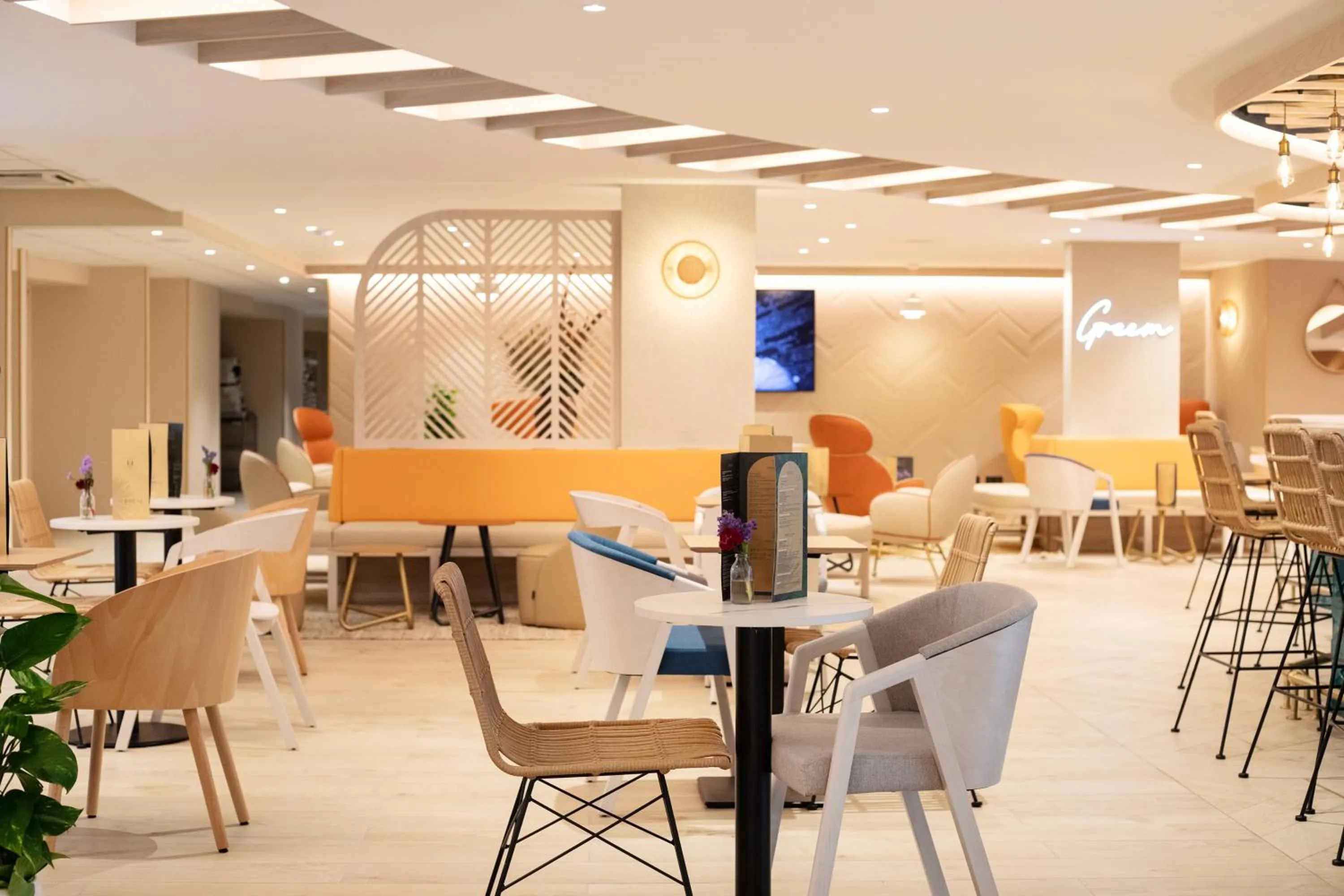 Restaurant/places to eat in Novotel Montpellier