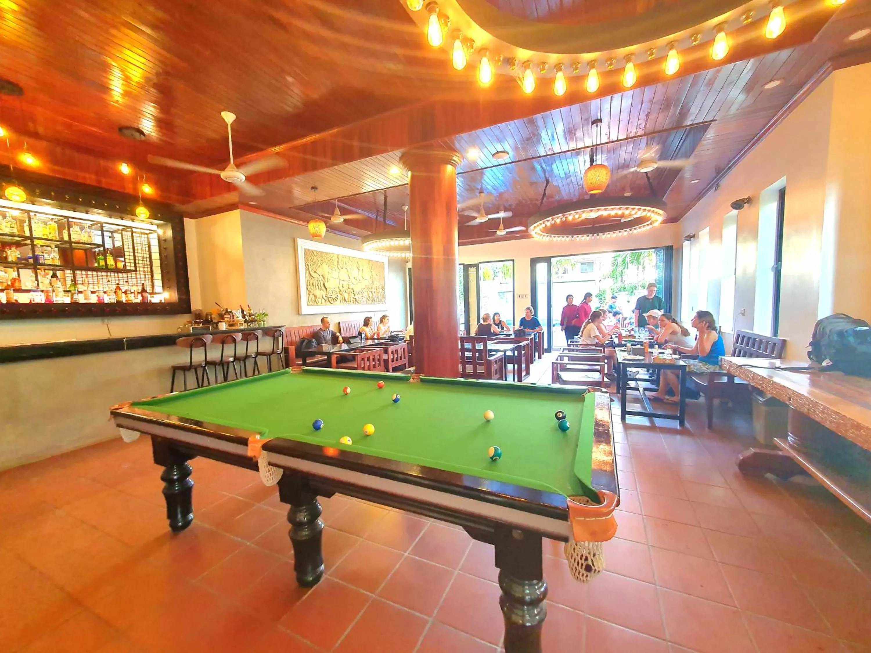 Restaurant/places to eat, Billiards in Long Night Siem Reap Hotel