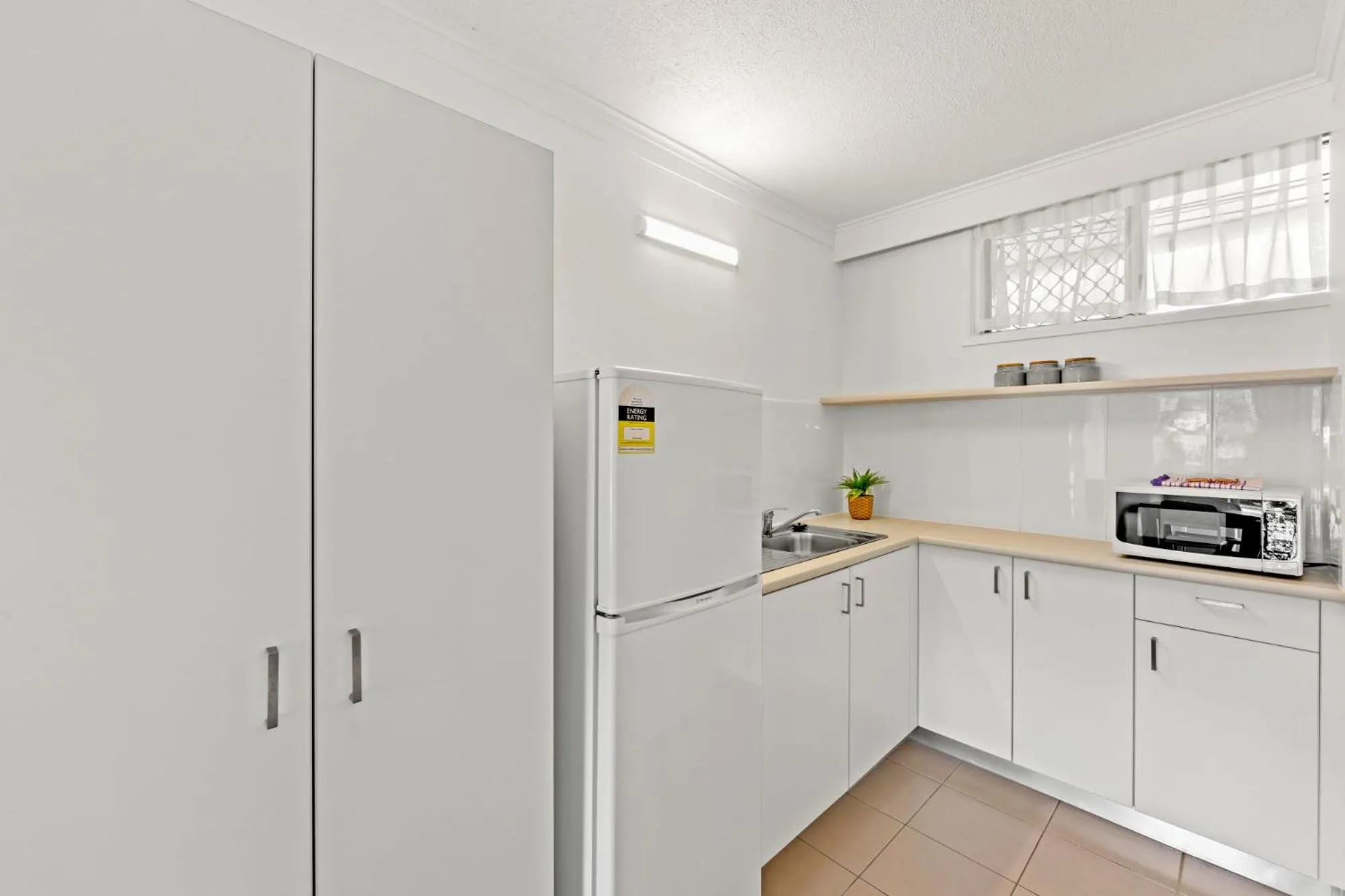 Kitchen or kitchenette in Pottsville Beach Motel