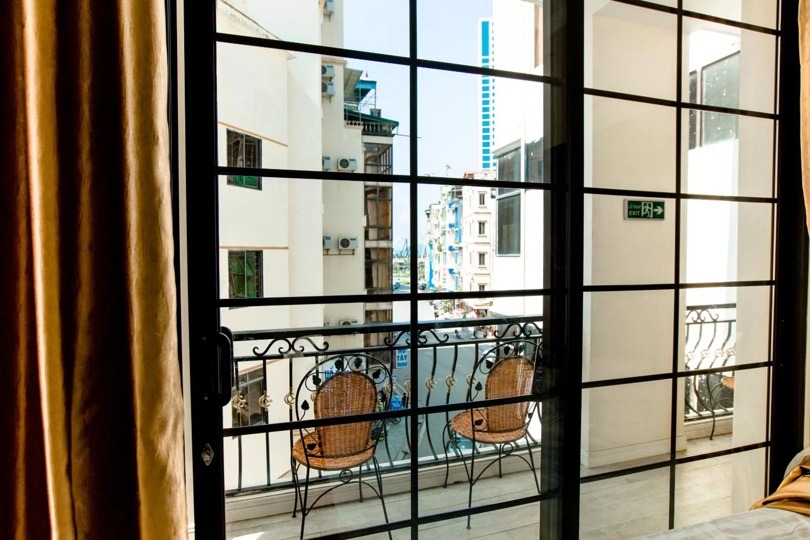 HaLong Starlight Inn & Travel