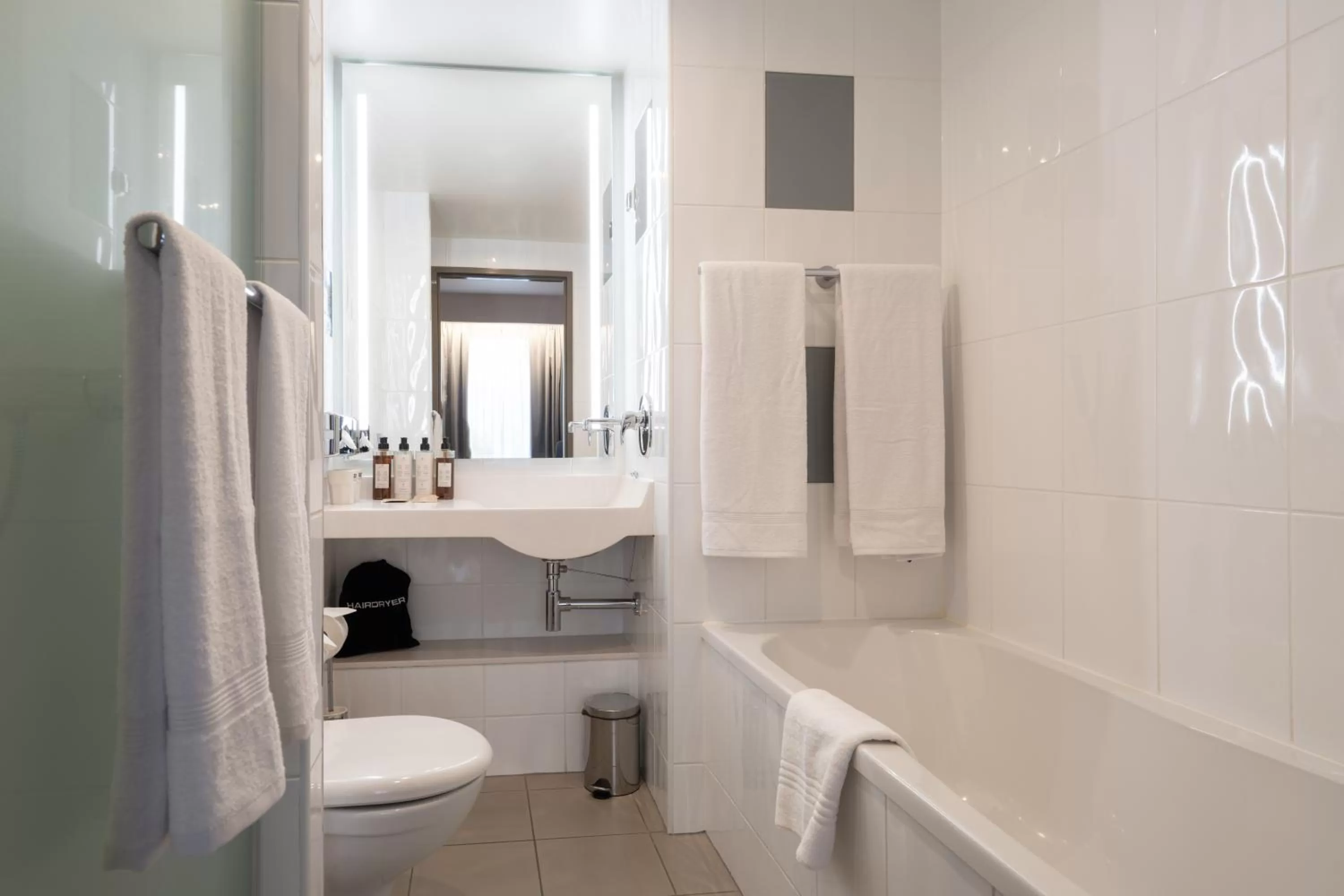 Shower in Novotel Vilnius Centre