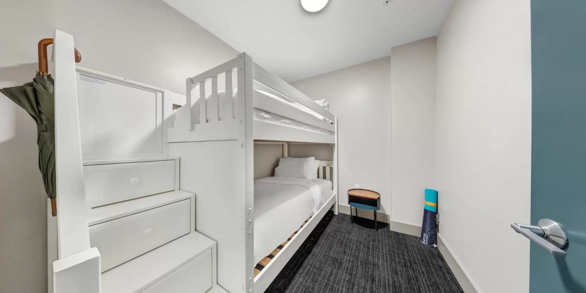 King Suite with Bunk Bed in Kimpton Schofield Hotel by IHG