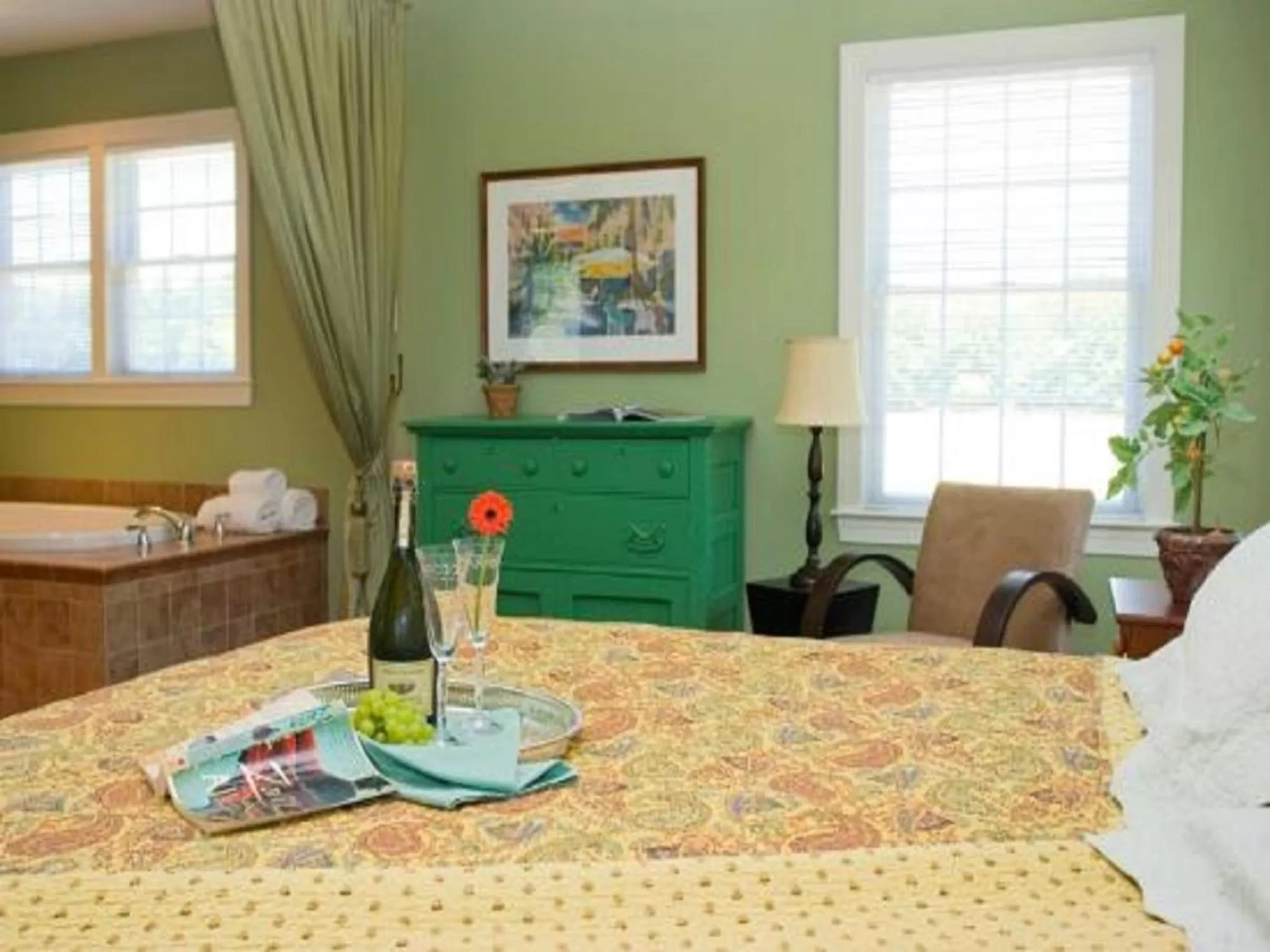 Photo of the whole room, Bed in Inn at Huntingfield Creek