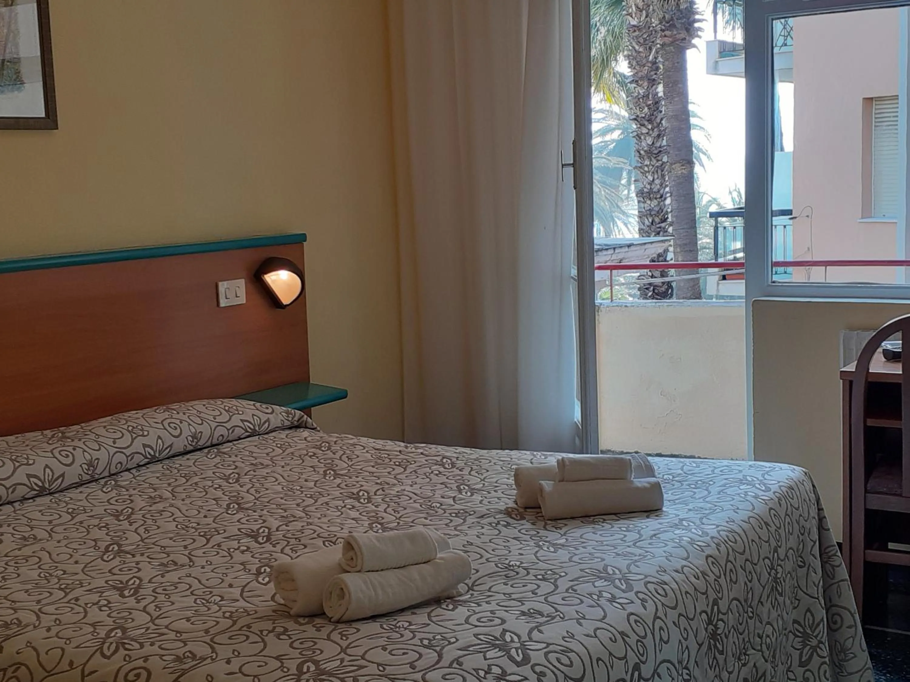 Bed in Hotel Colibrì