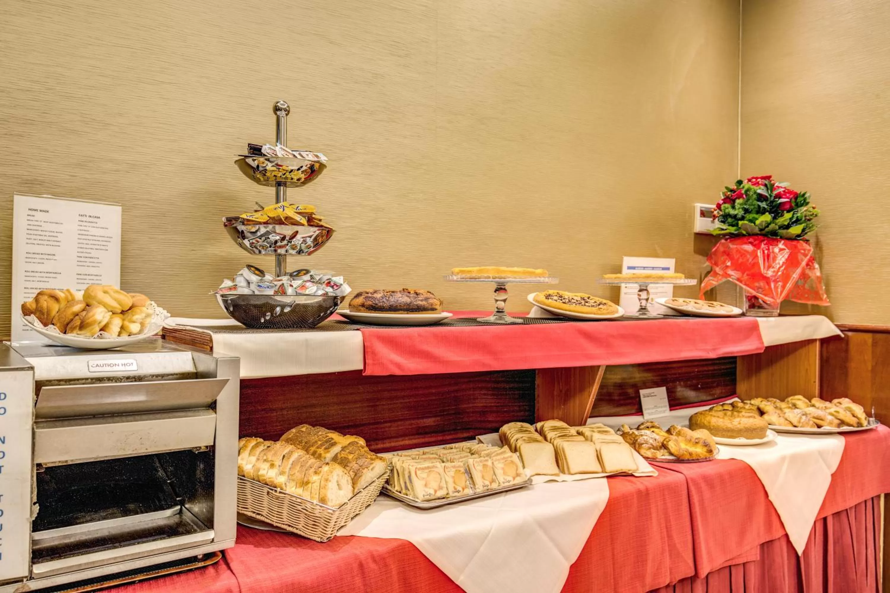 Restaurant/places to eat in Augusta Lucilla Palace