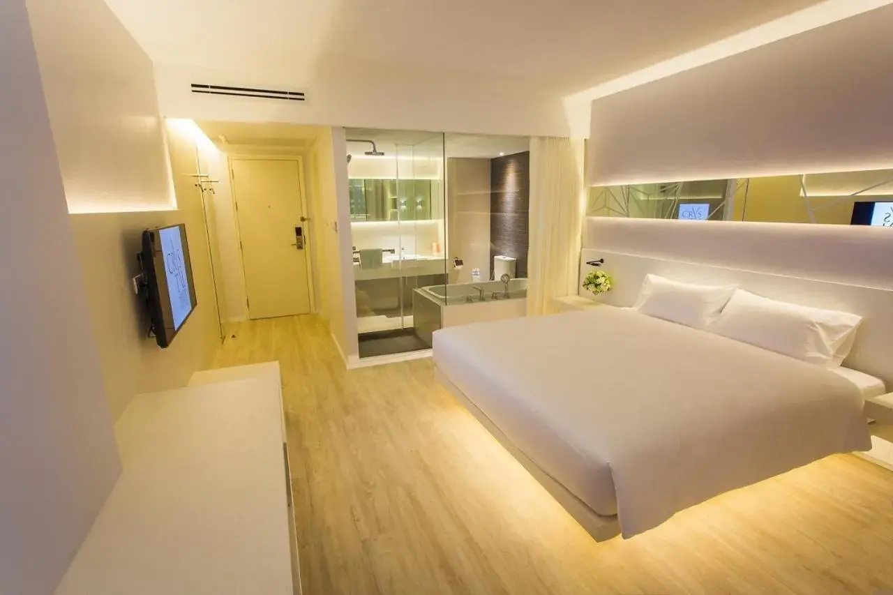 Deluxe King Suite With Bathtub in Crystal Hotel Hat Yai Deluxe King Suite With Bathtub in Crystal Hotel Hat Yai