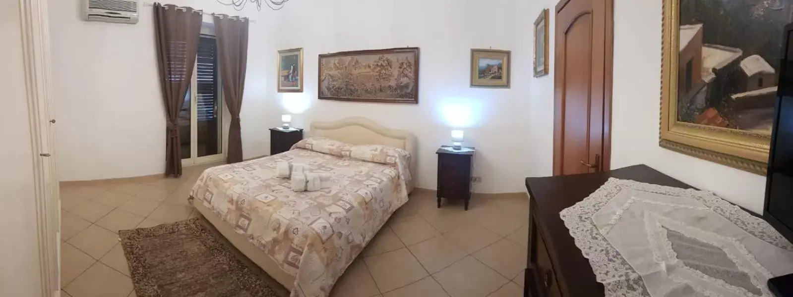 Deluxe Double Room with Balcony in B&B Maria Piddu Deluxe Double Room with Balcony in B&B Maria Piddu