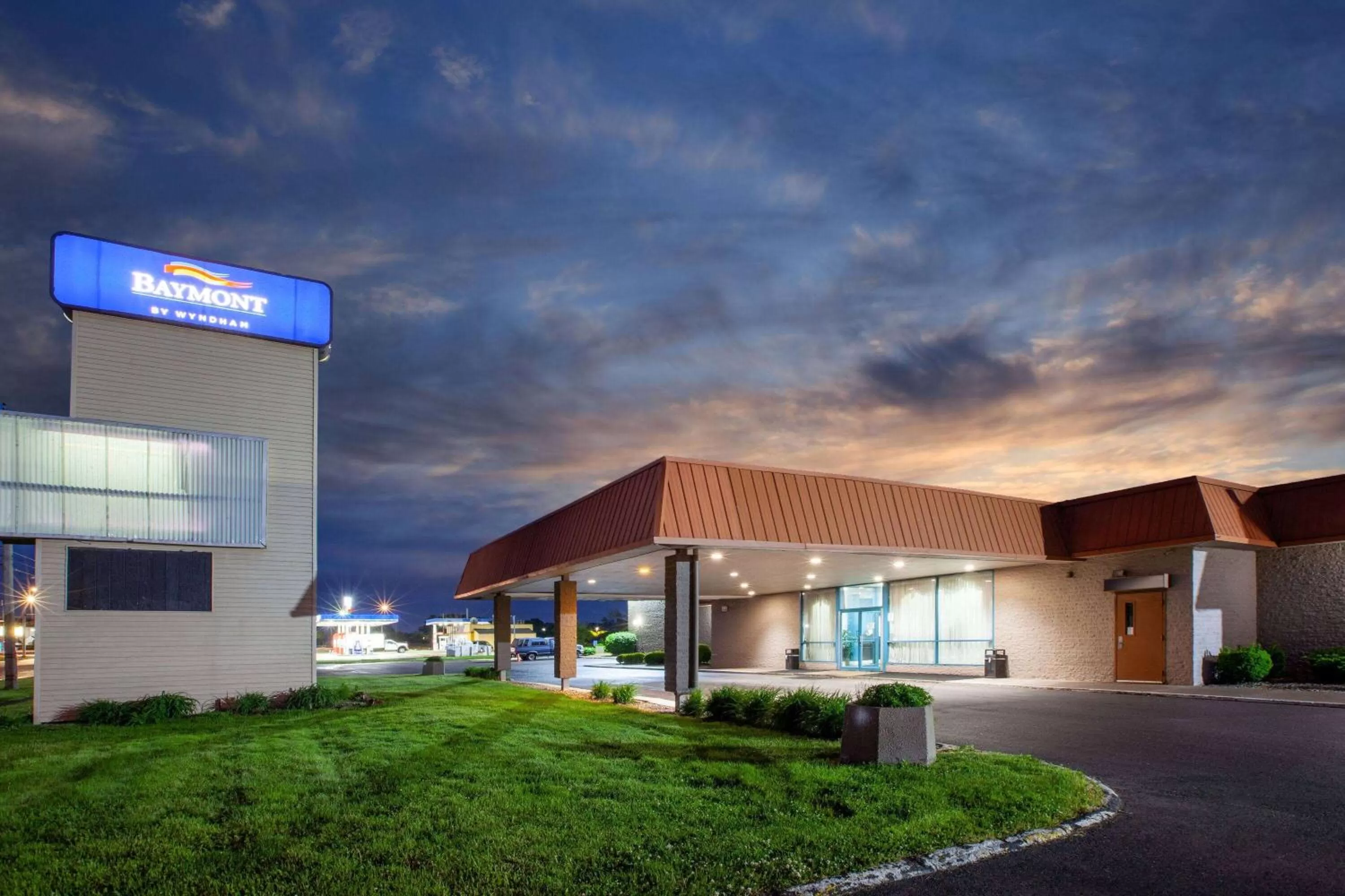 Property building in Baymont by Wyndham Northwood