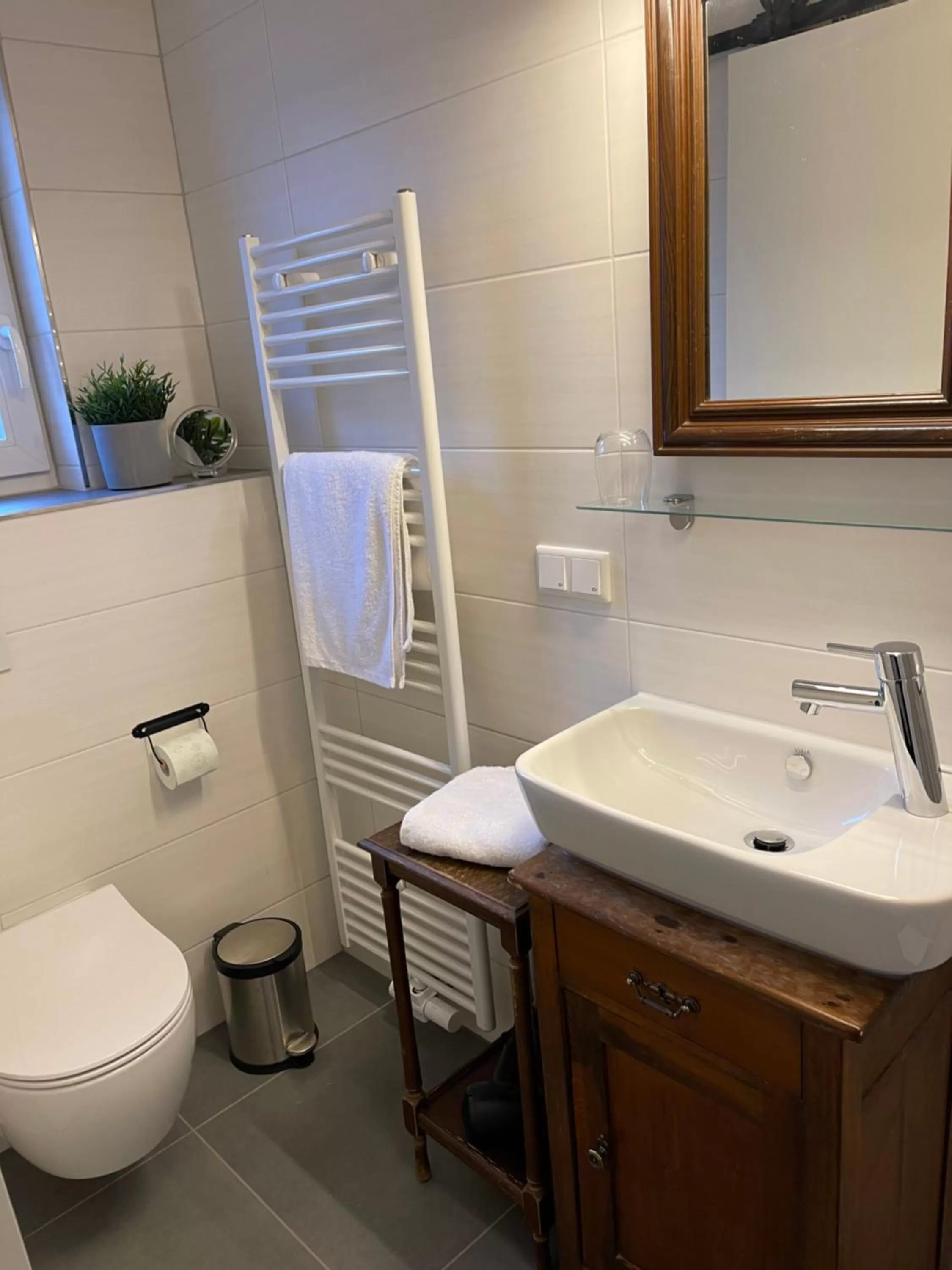 Toilet in Hotel Brasserie Chaussee