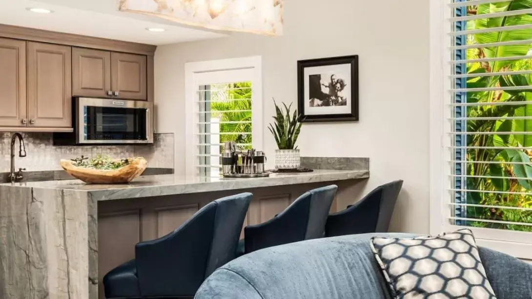 1 King 2 Queen Beds Two Bedroom Suite in Islander Resort 1 King 2 Queen Beds Two Bedroom Suite in Islander Resort