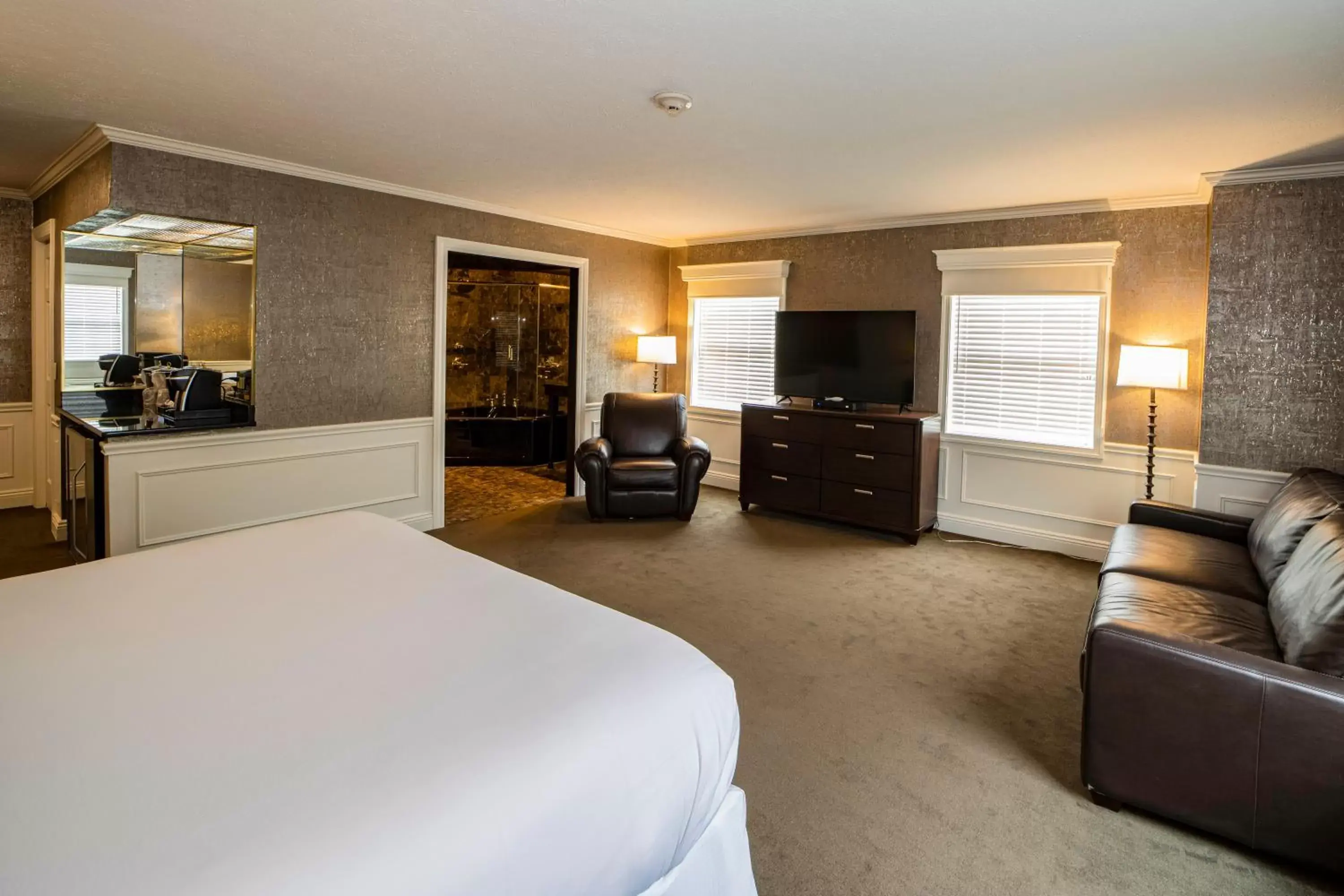 Suite with Spa Bath in The Grand Resort Suite with Spa Bath in The Grand Resort