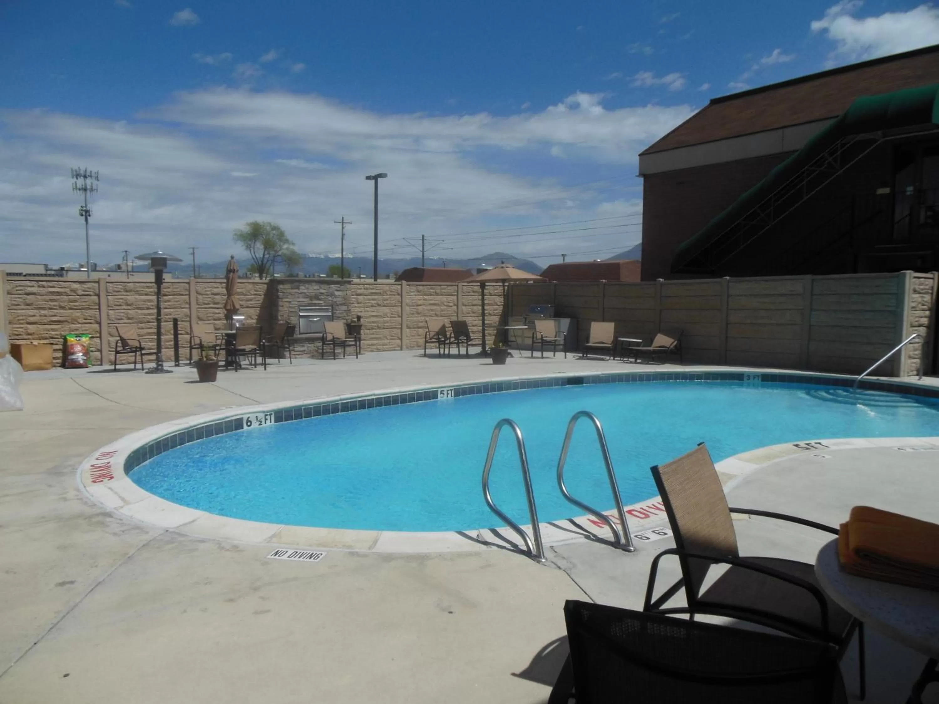 BBQ facilities in Park Inn by Radisson, Salt Lake City-Midvale