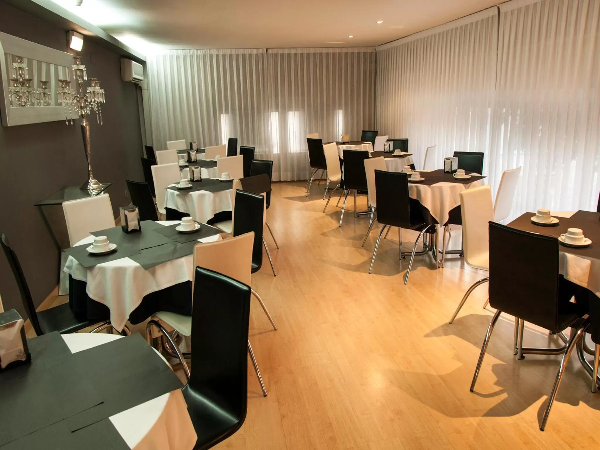 Restaurant/places to eat in Ramon Berenguer IV