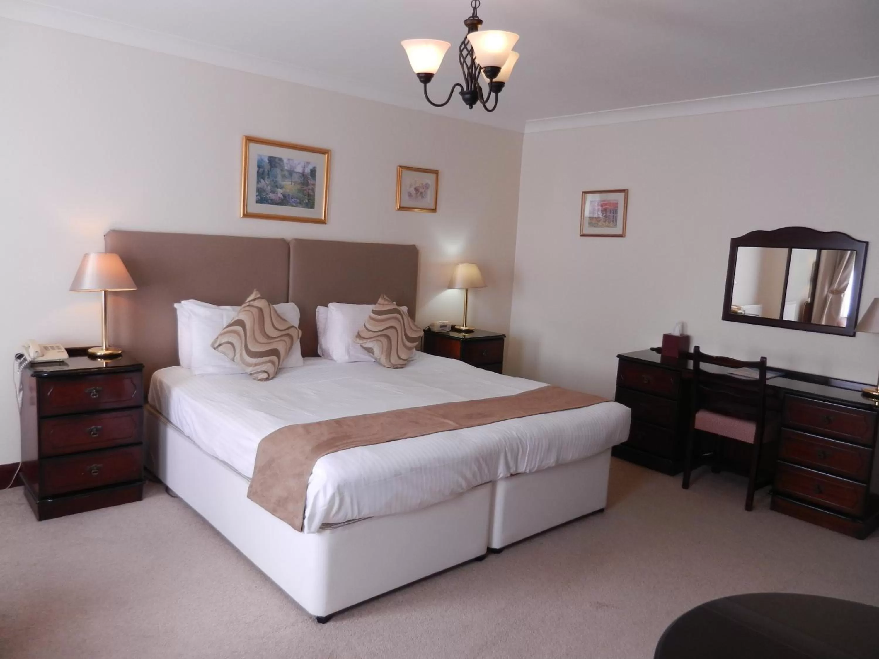 Bed in Morangie Hotel Tain