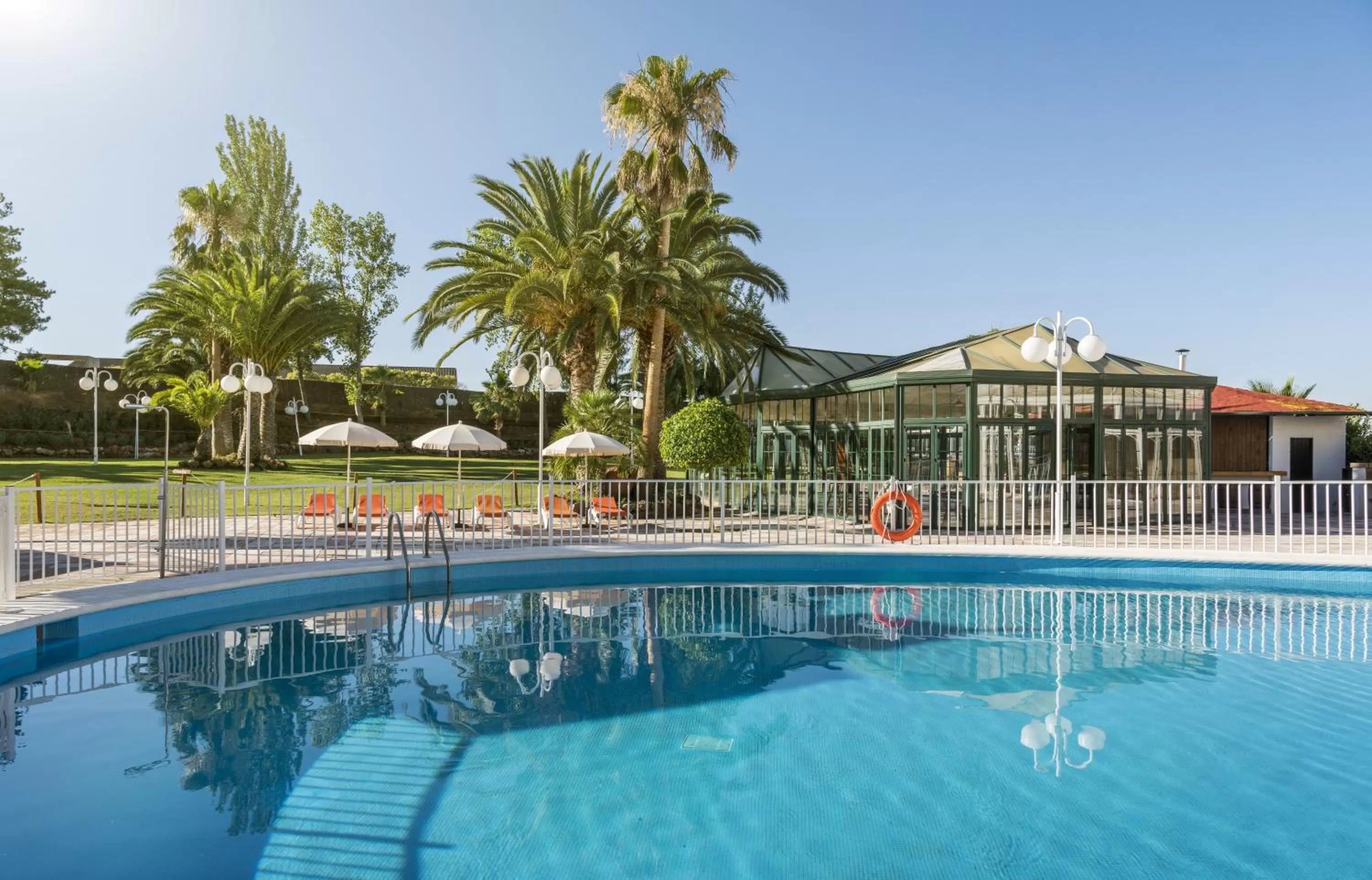 Garden in Hotel Ilunion Las Lomas