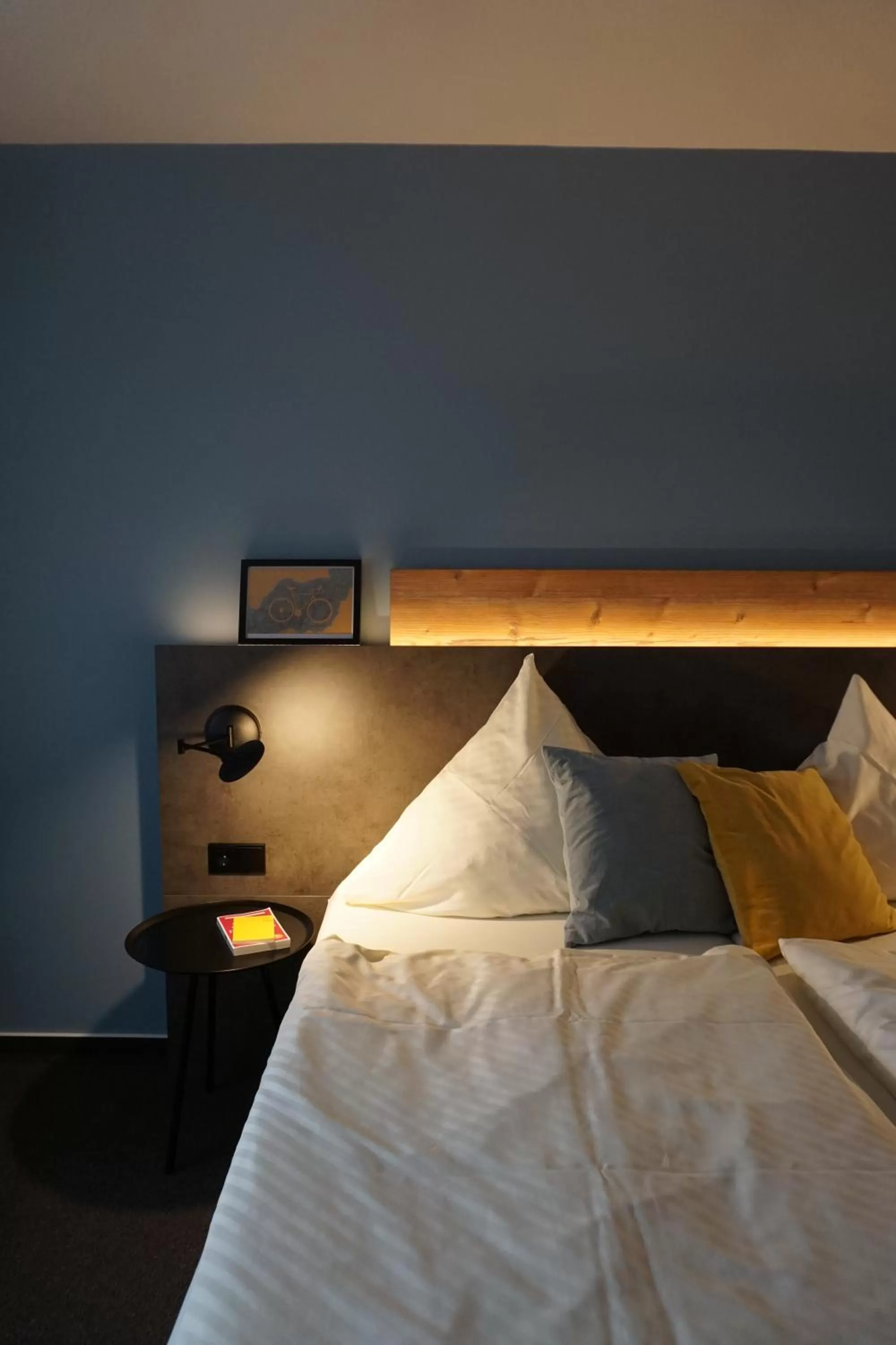 Bed in Hotel & Weinhaus Zum Schwarzen Bären