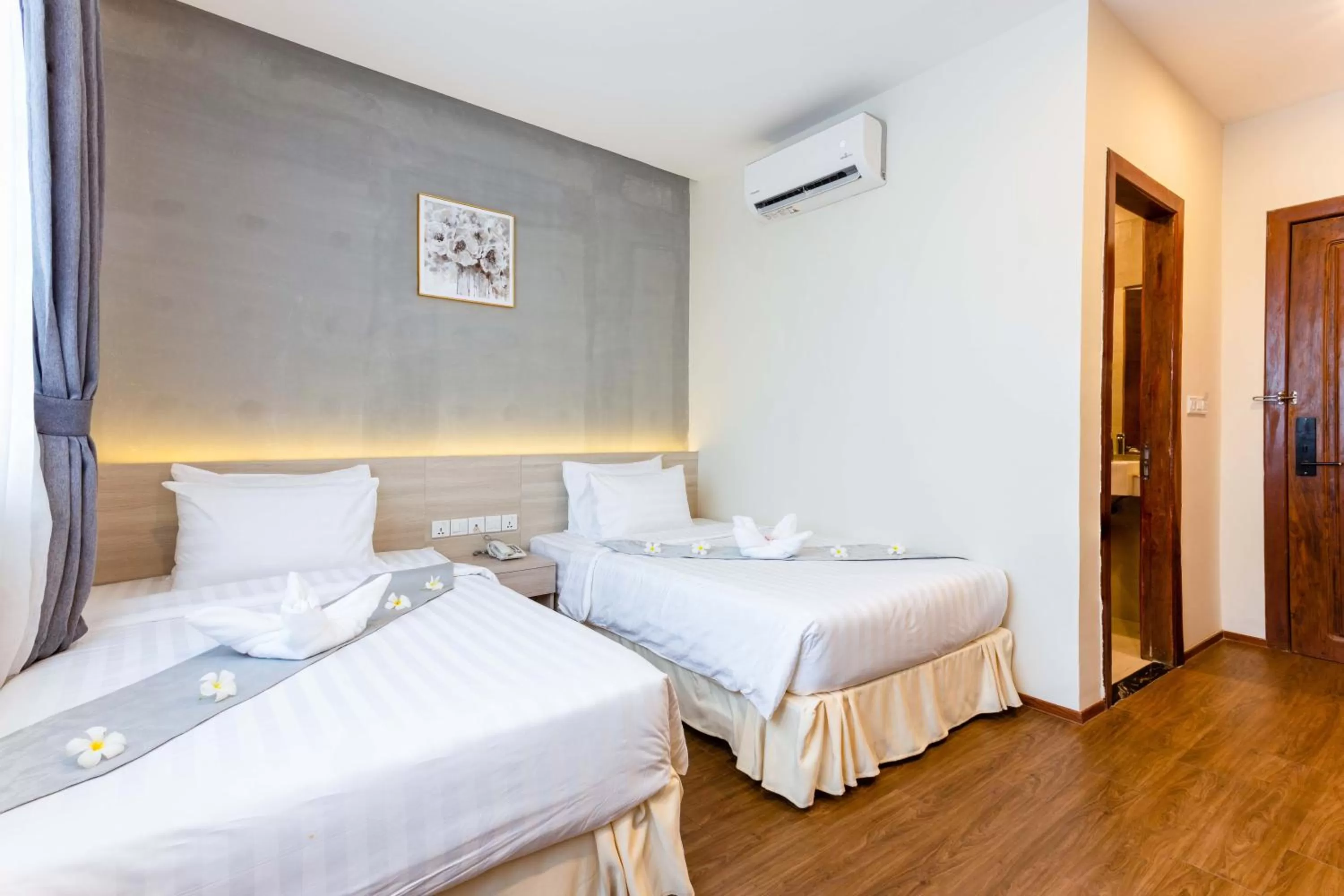 Photo of the whole room, Bed in Joli Hotel