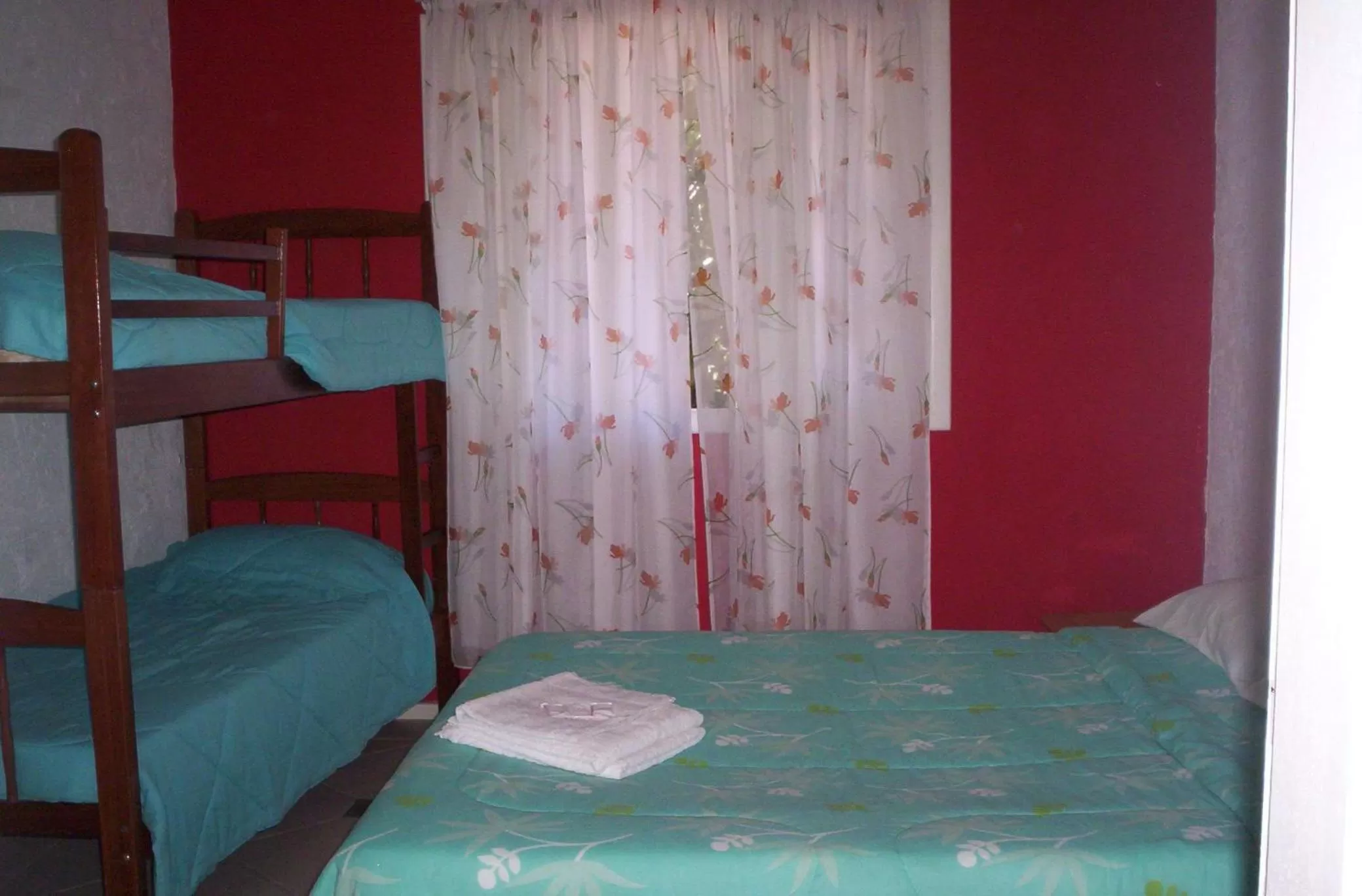 Photo of the whole room, Bunk Bed in Pousada Âncora