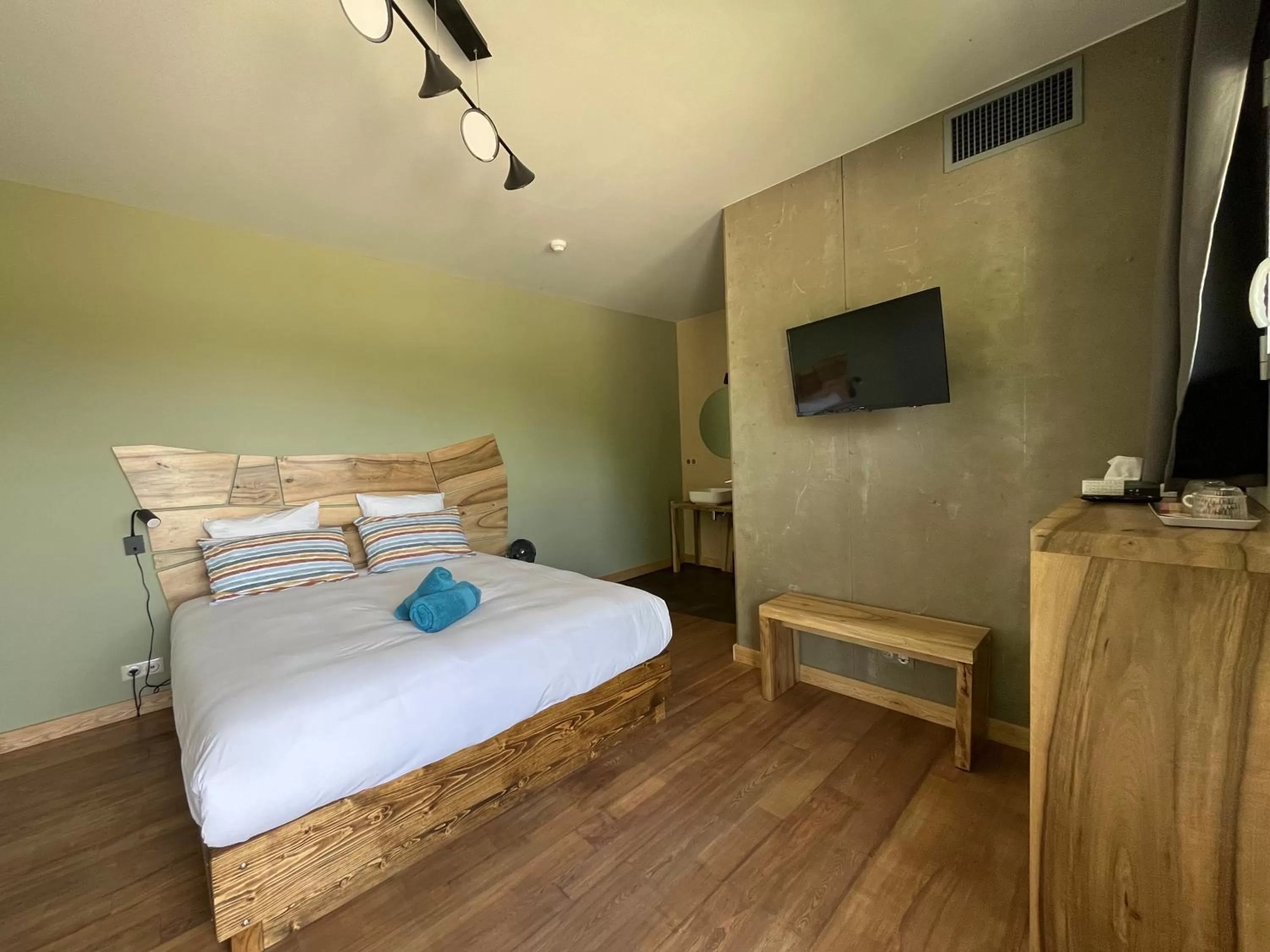 Bed in Hôtel En Tilleul