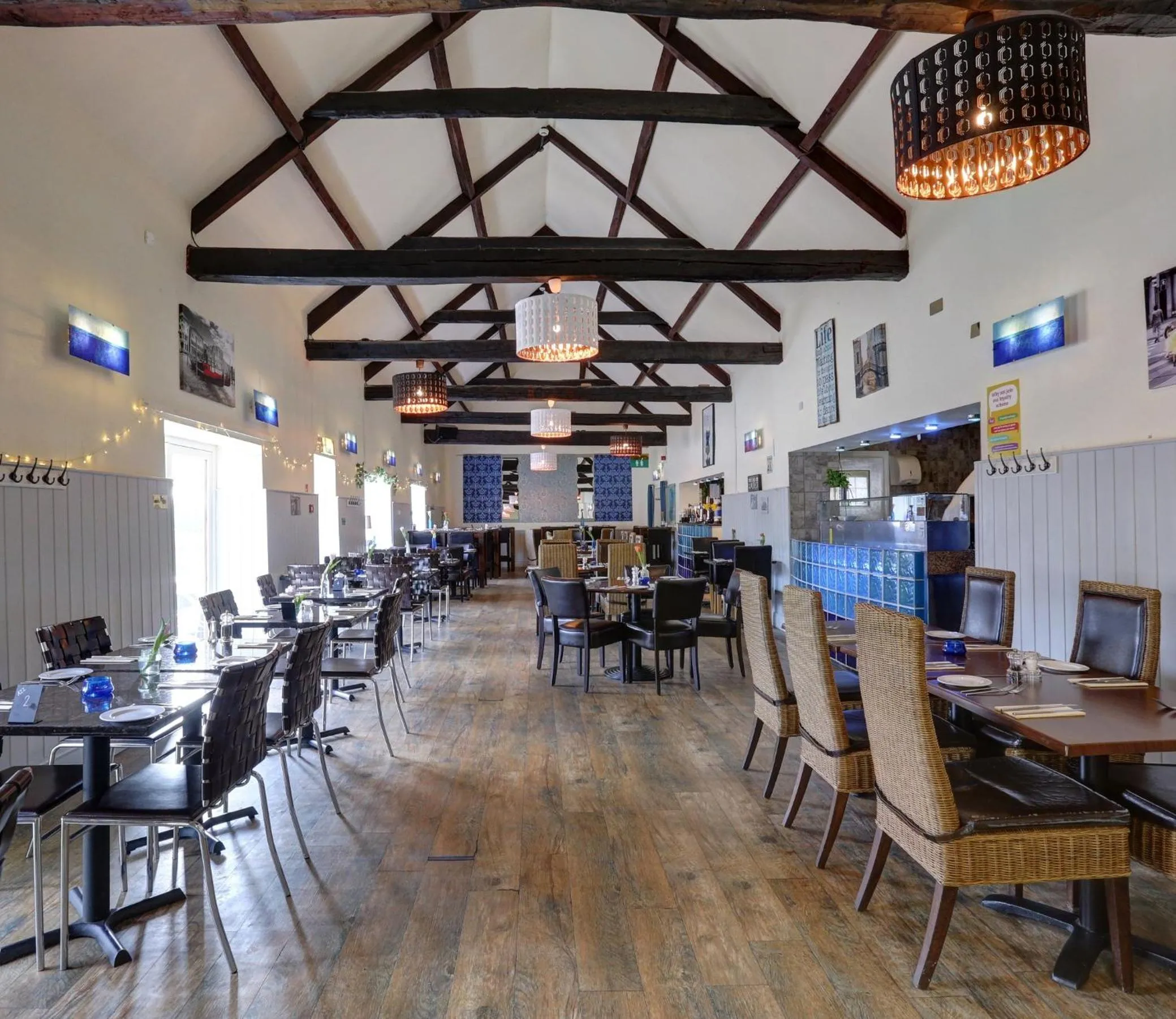 Restaurant/places to eat in Manor Court Hotel