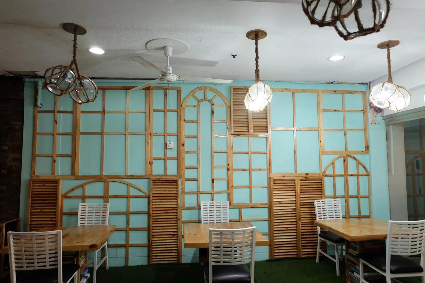 Restaurant/places to eat in Spaces Hotel Makati