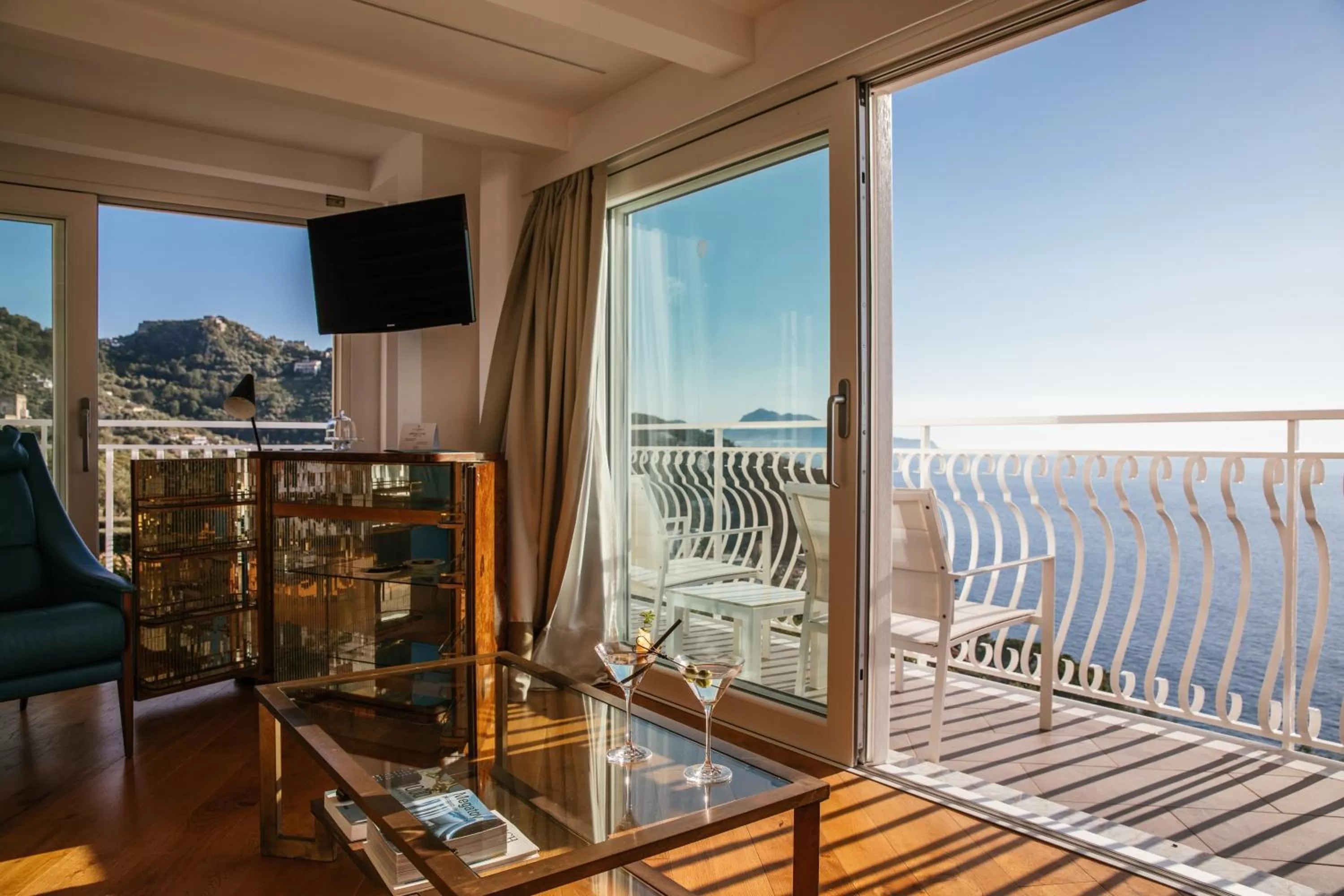 Living room in Villa Fiorella Art Hotel
