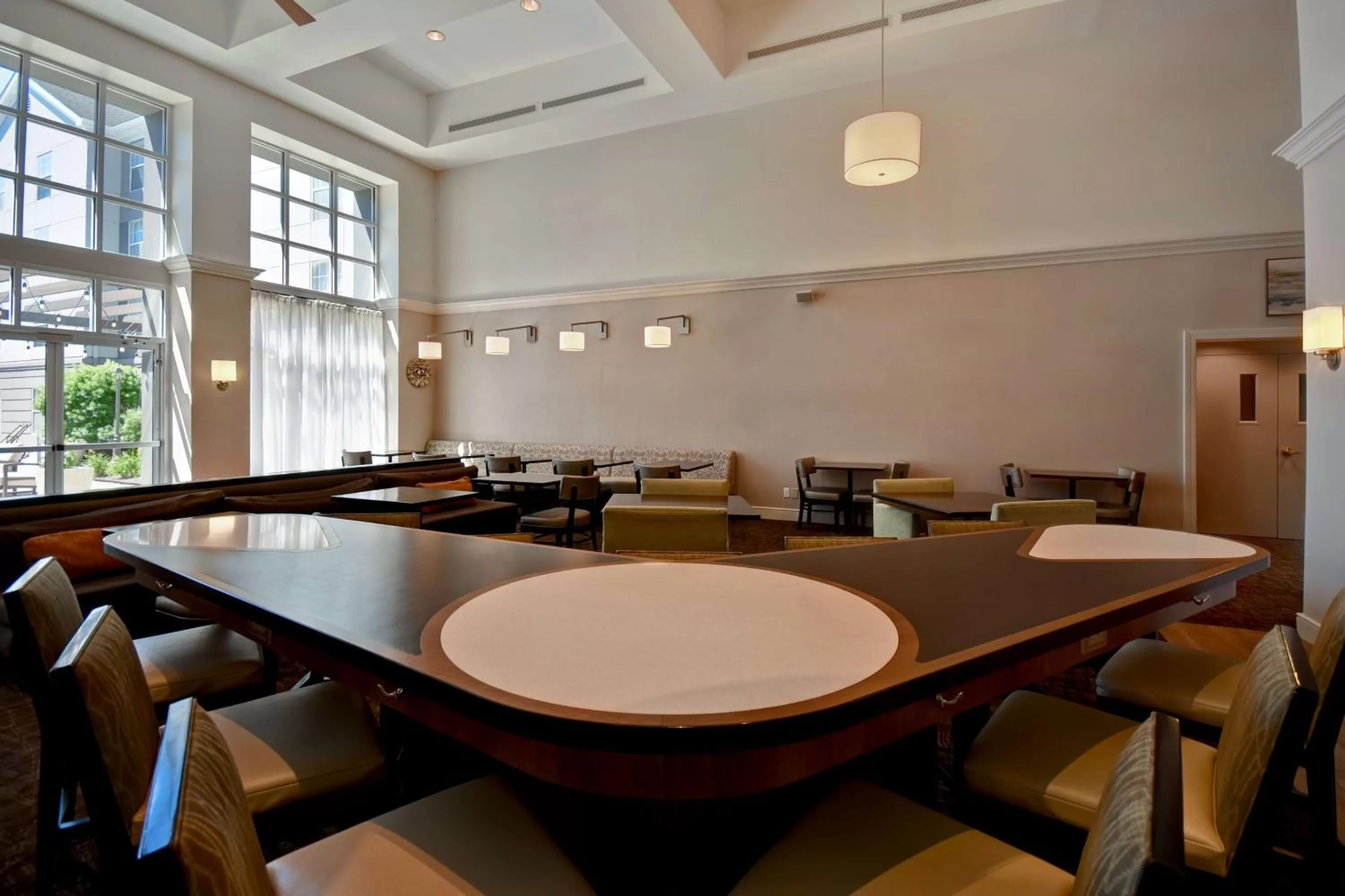 Dining area in Homewood Suites by Hilton Philadelphia-Great Valley