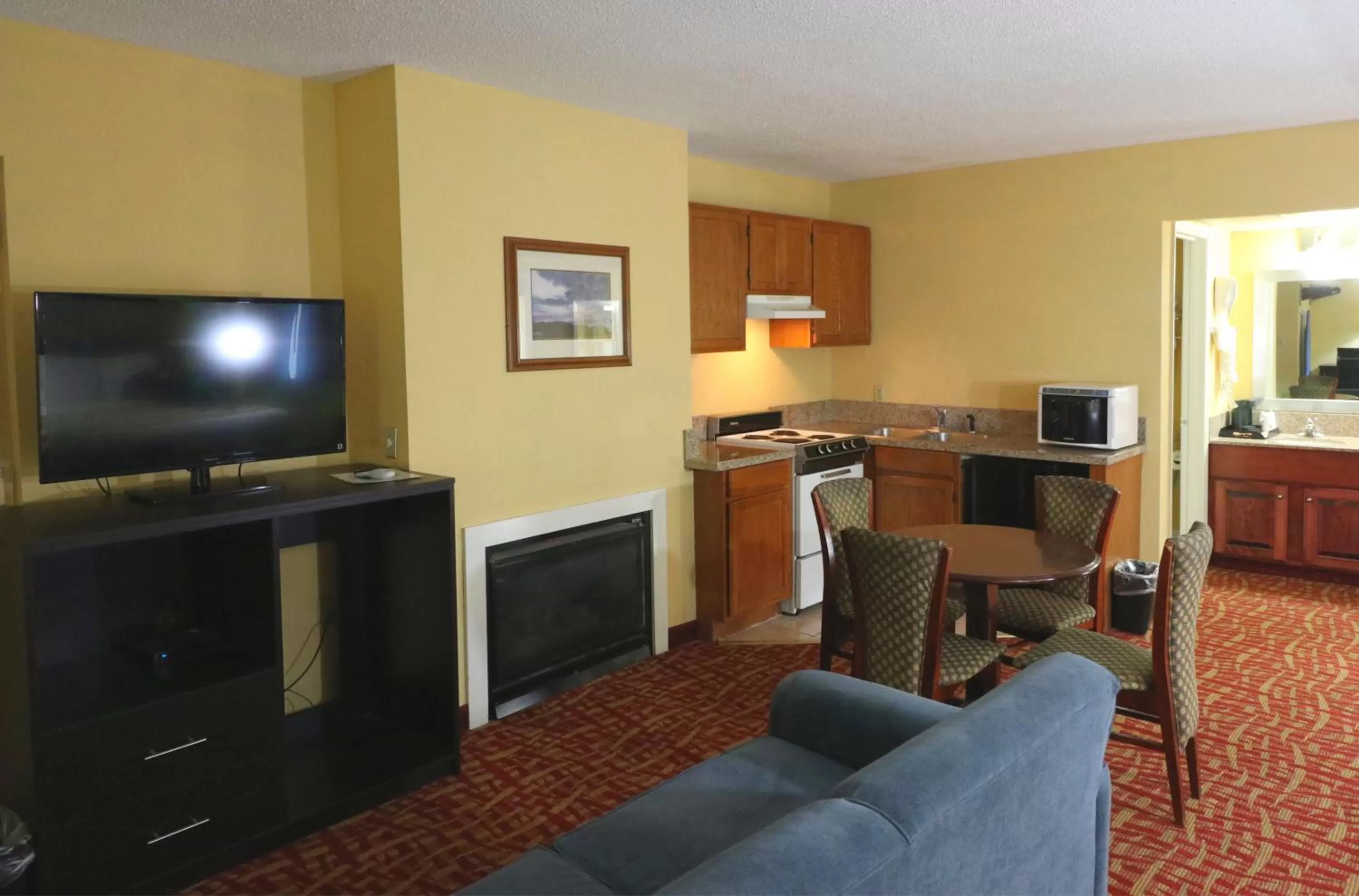 Photo of the whole room in Baymont by Wyndham Sevierville Pigeon Forge