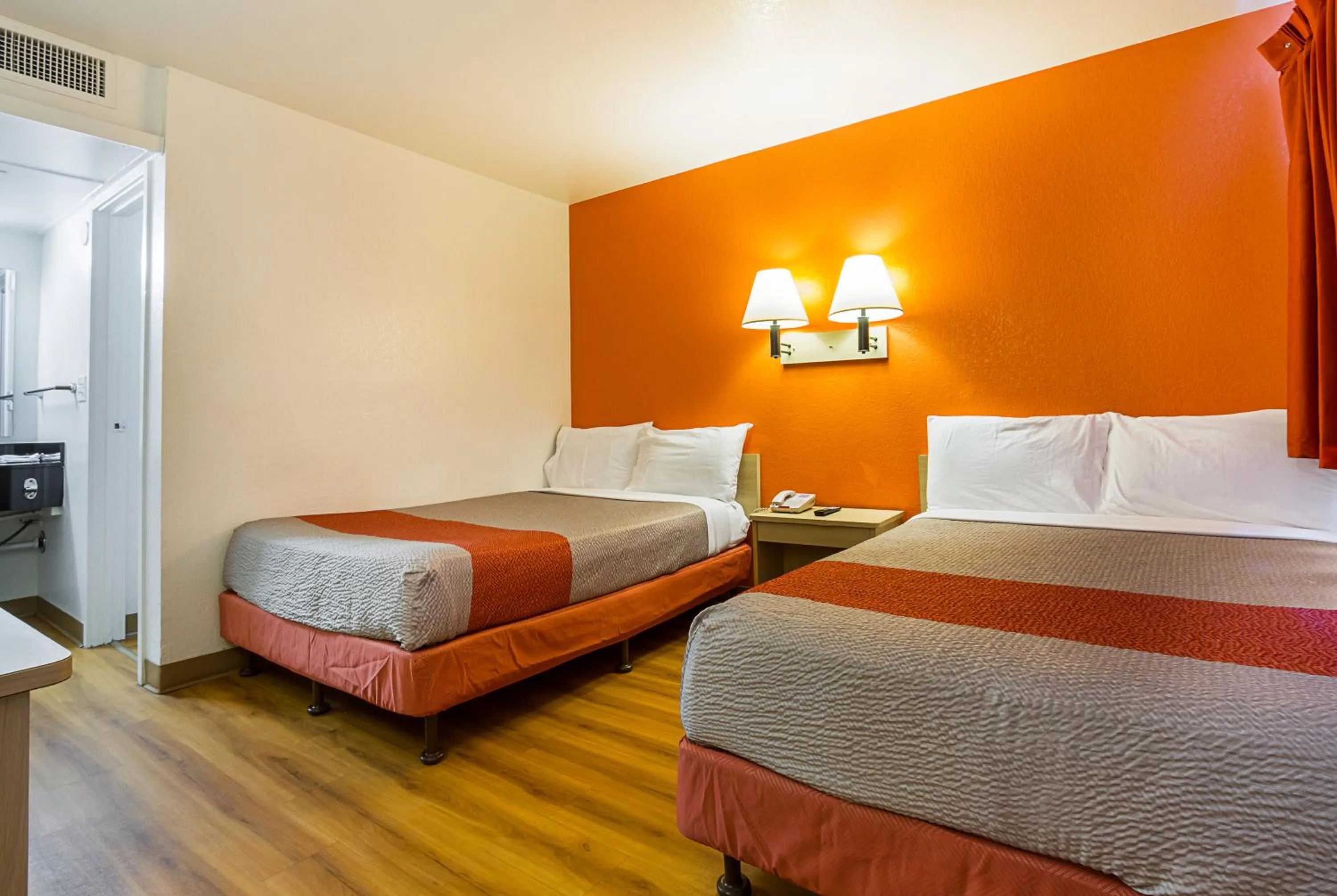 Bedroom, Bed in Motel 6 Mesa North