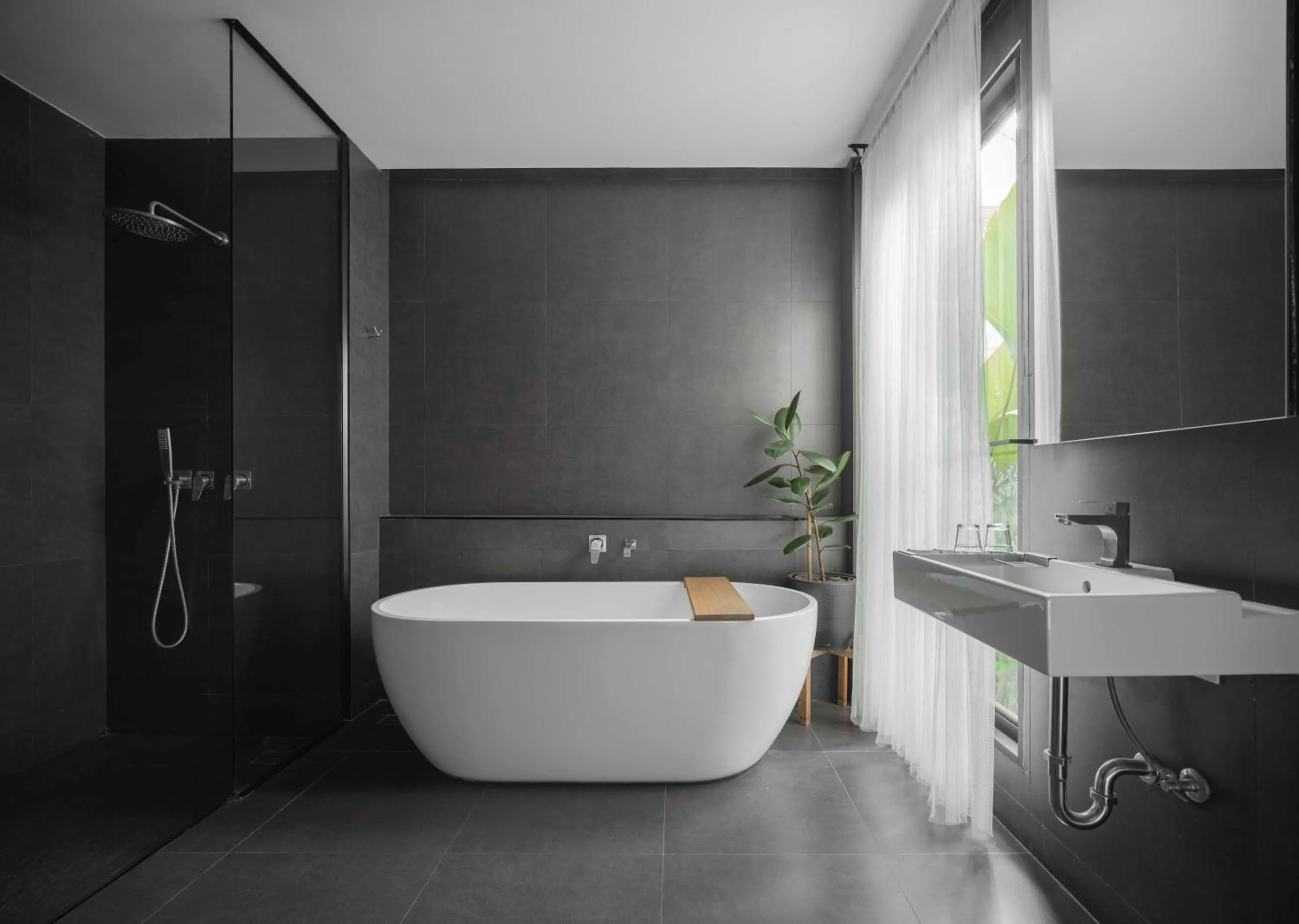 Bathroom in POR Thapae Gate