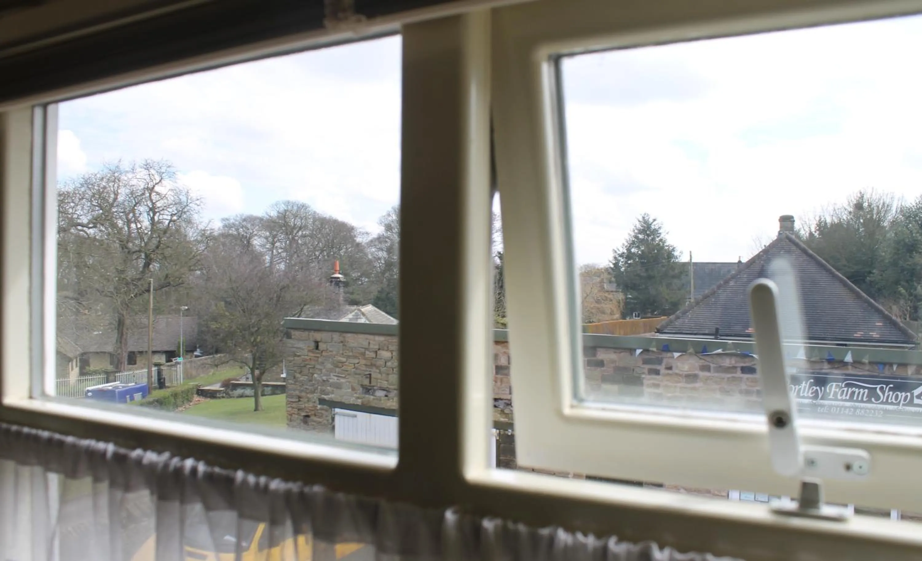 Area and facilities in Wortley Cottage Guest House