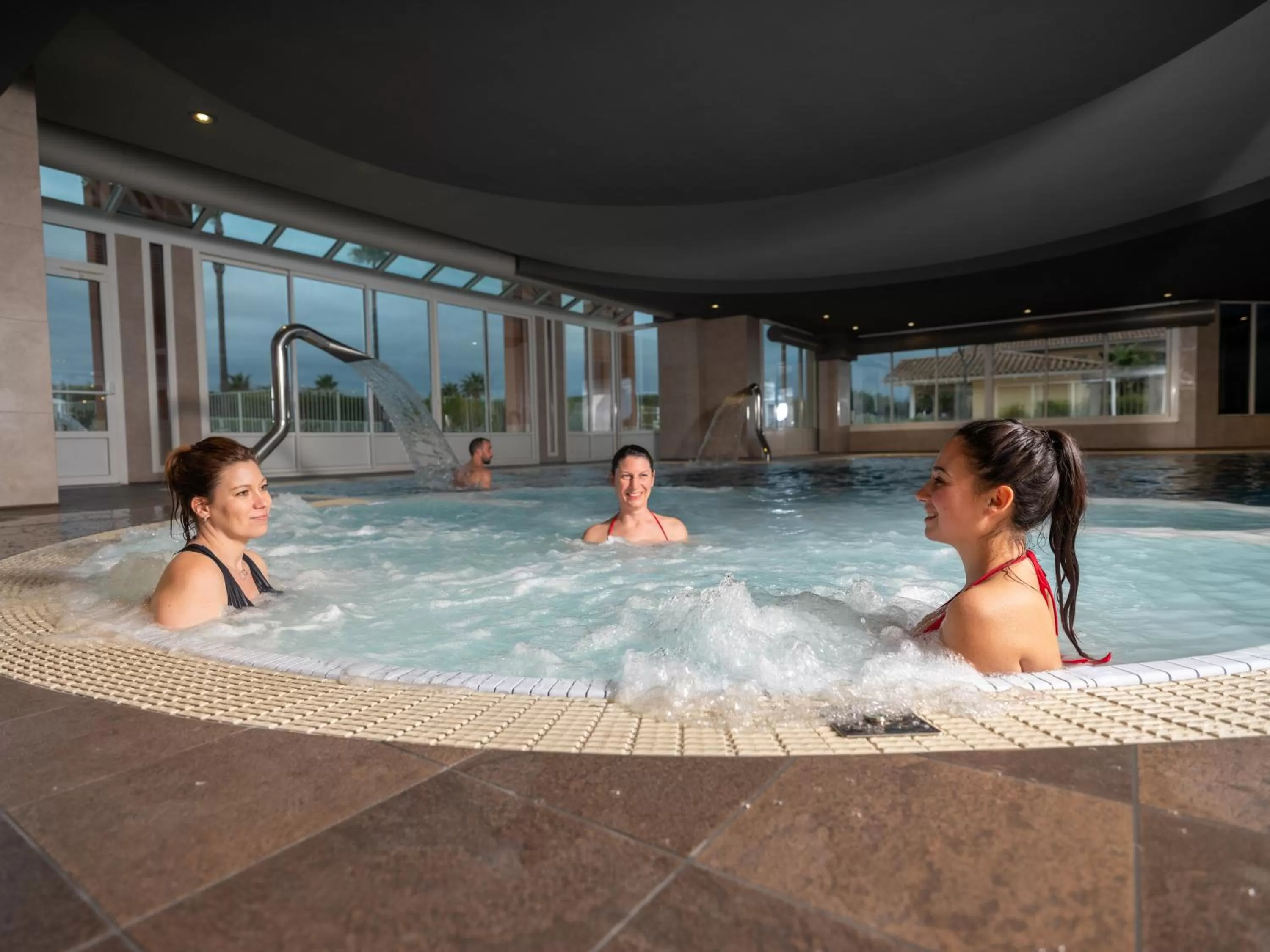 Spa and wellness centre/facilities in Mercure Thalasso & Spa Port Fréjus