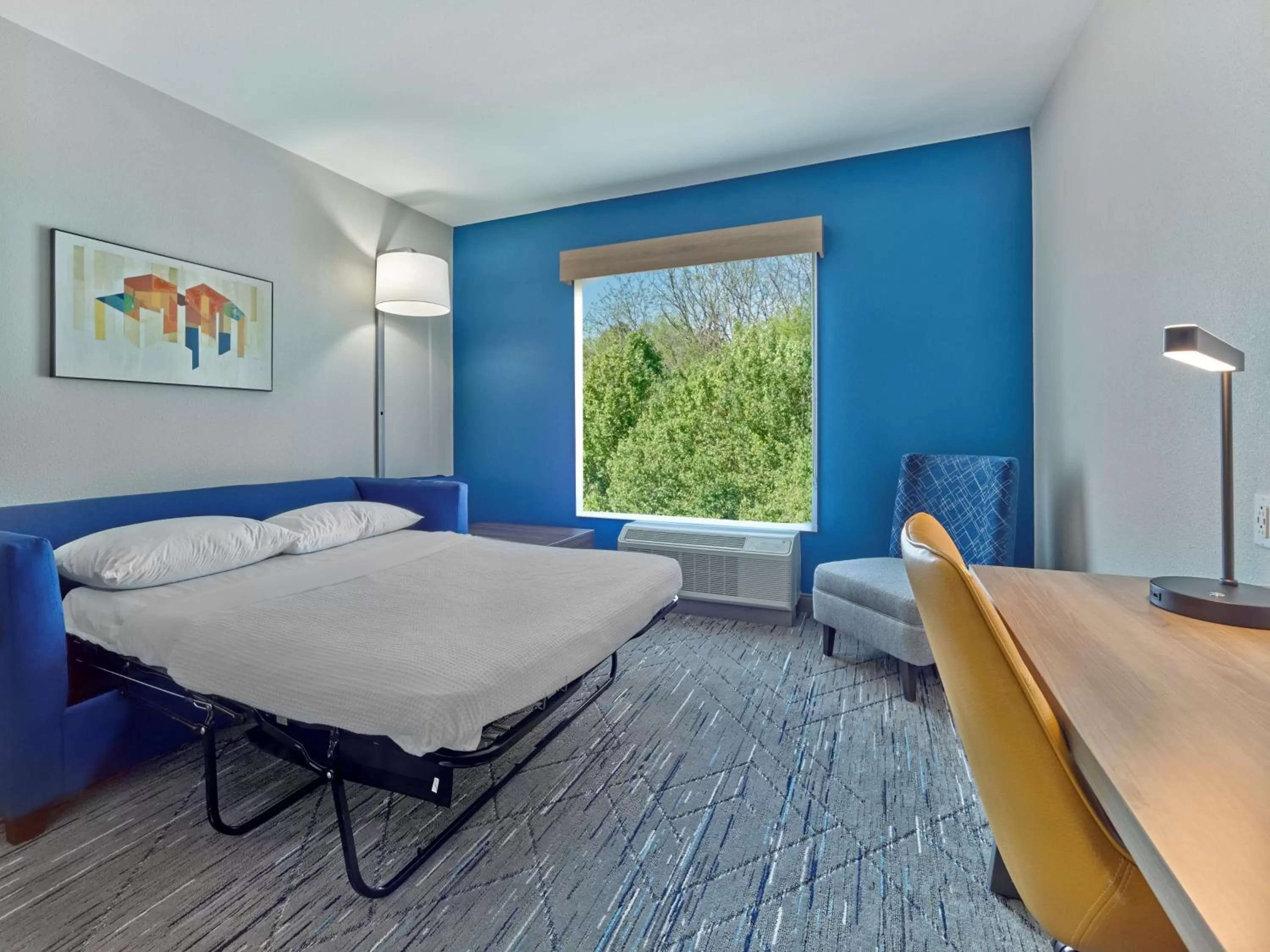 Bed in Holiday Inn Express - Huntsville Space Center by IHG