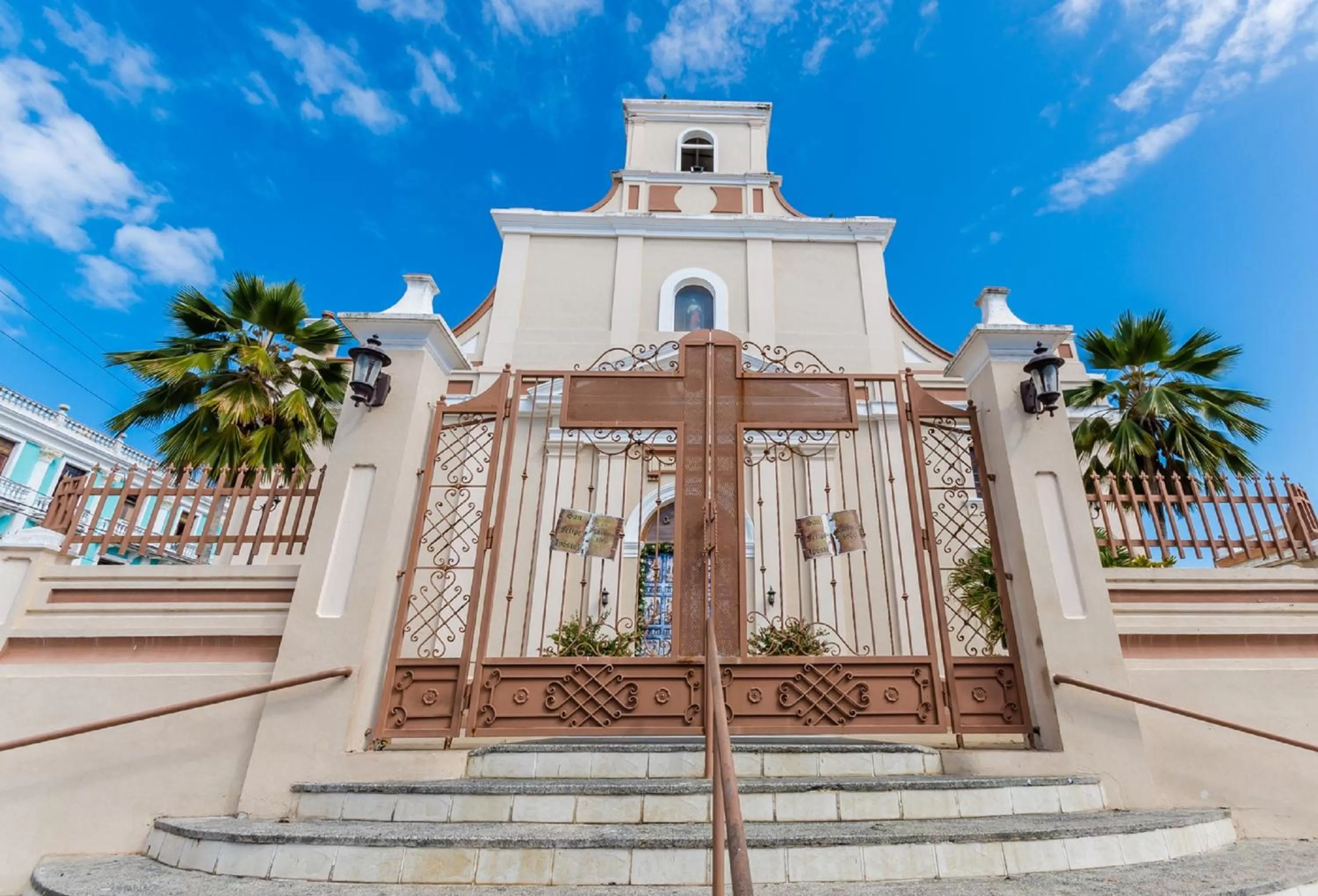 Nearby landmark, Property Building in Discovery Inn & Suites at 681 Ocean Drive