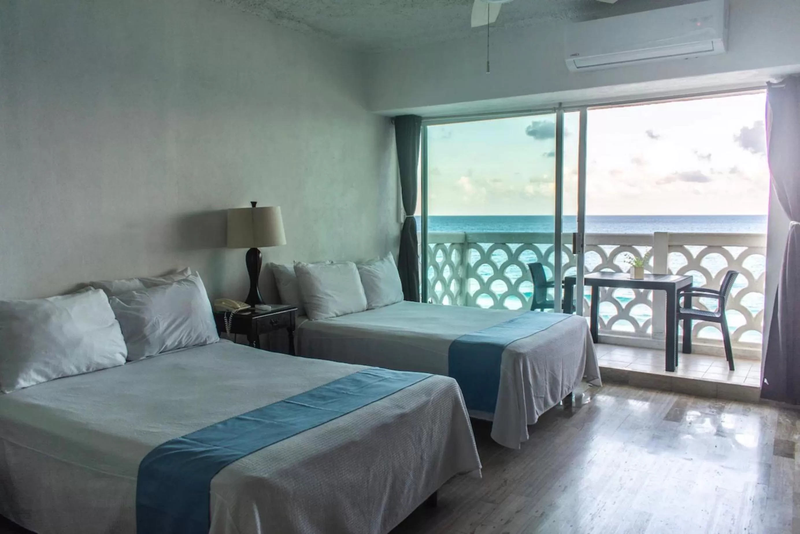 Bed in Cancun Beach&Sunrise