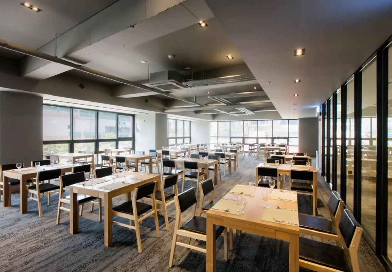 Breakfast in Park Marine Hotel