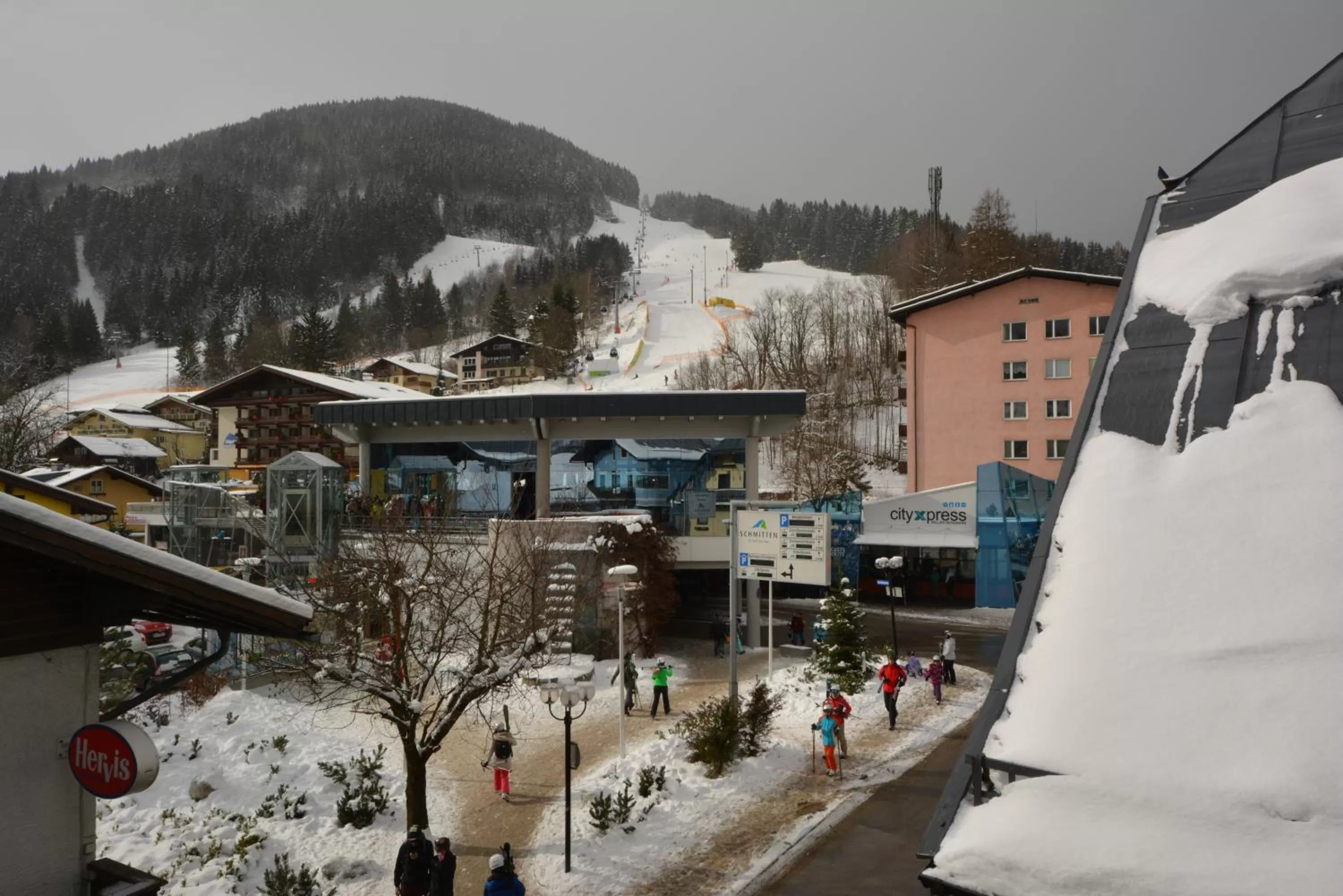 Skiing, Winter in Haus Kleineisen by Châtel Reizen