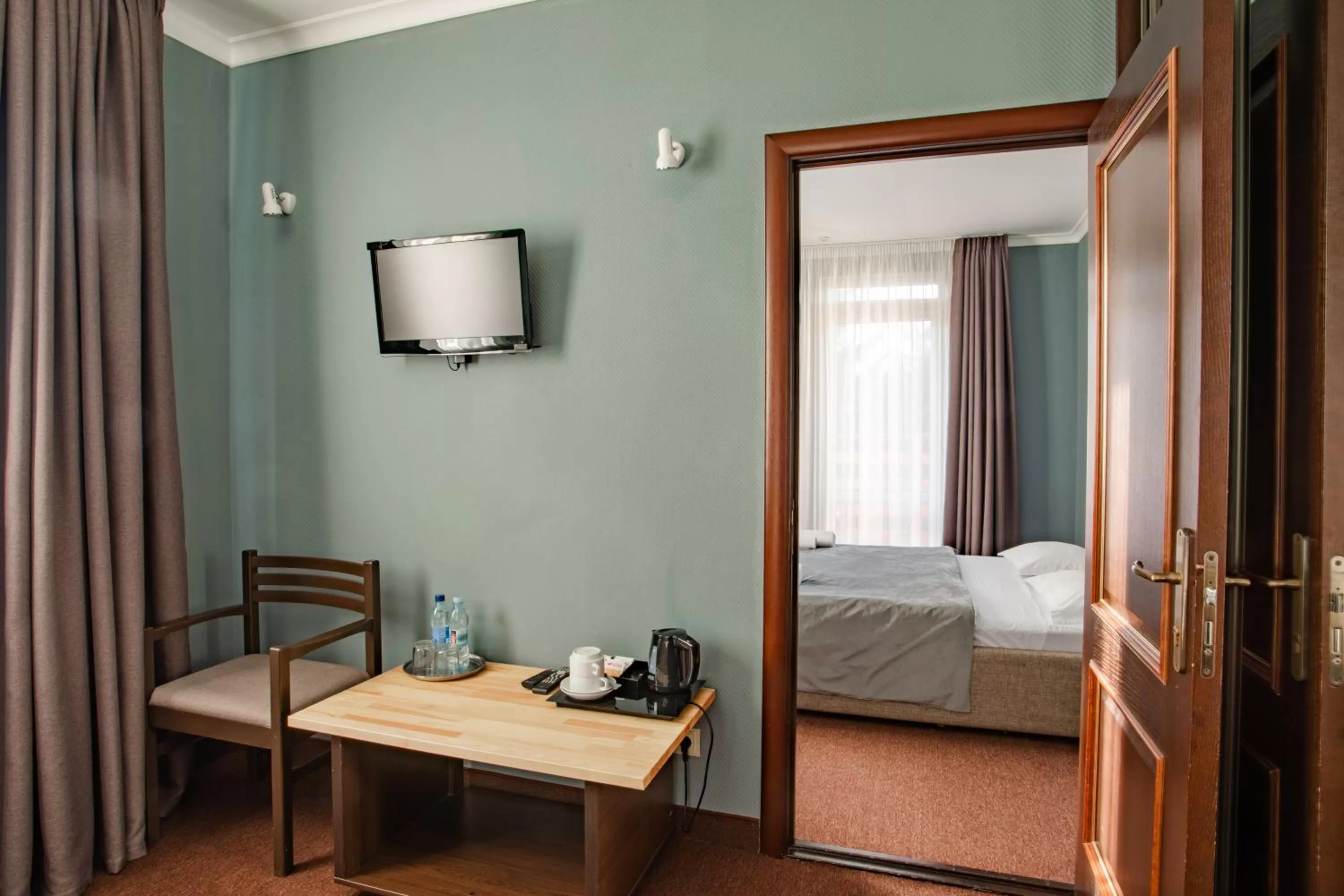 Photo of the whole room, Bed in Wellland Hotel