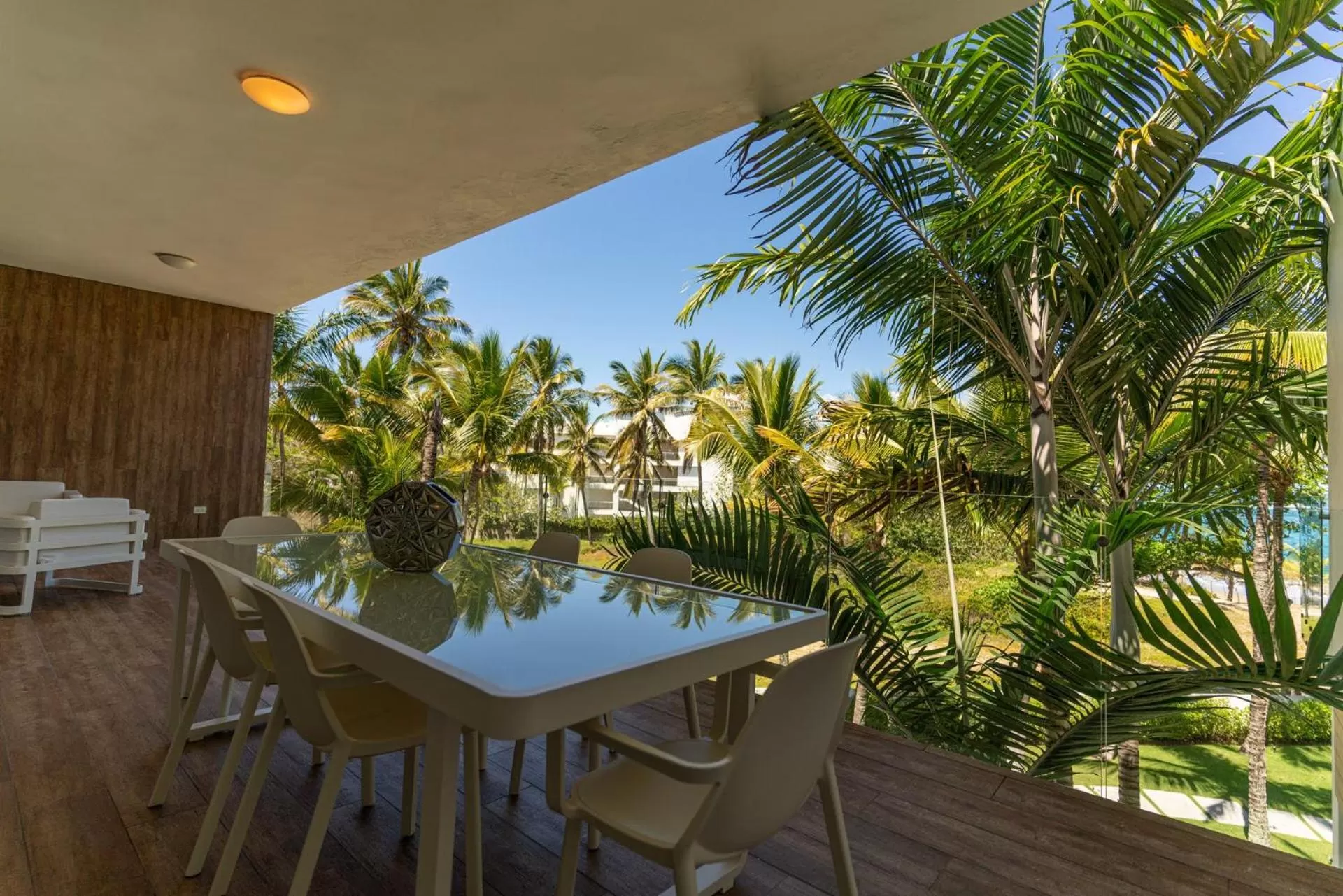 Patio in Ultravioleta Boutique Residences