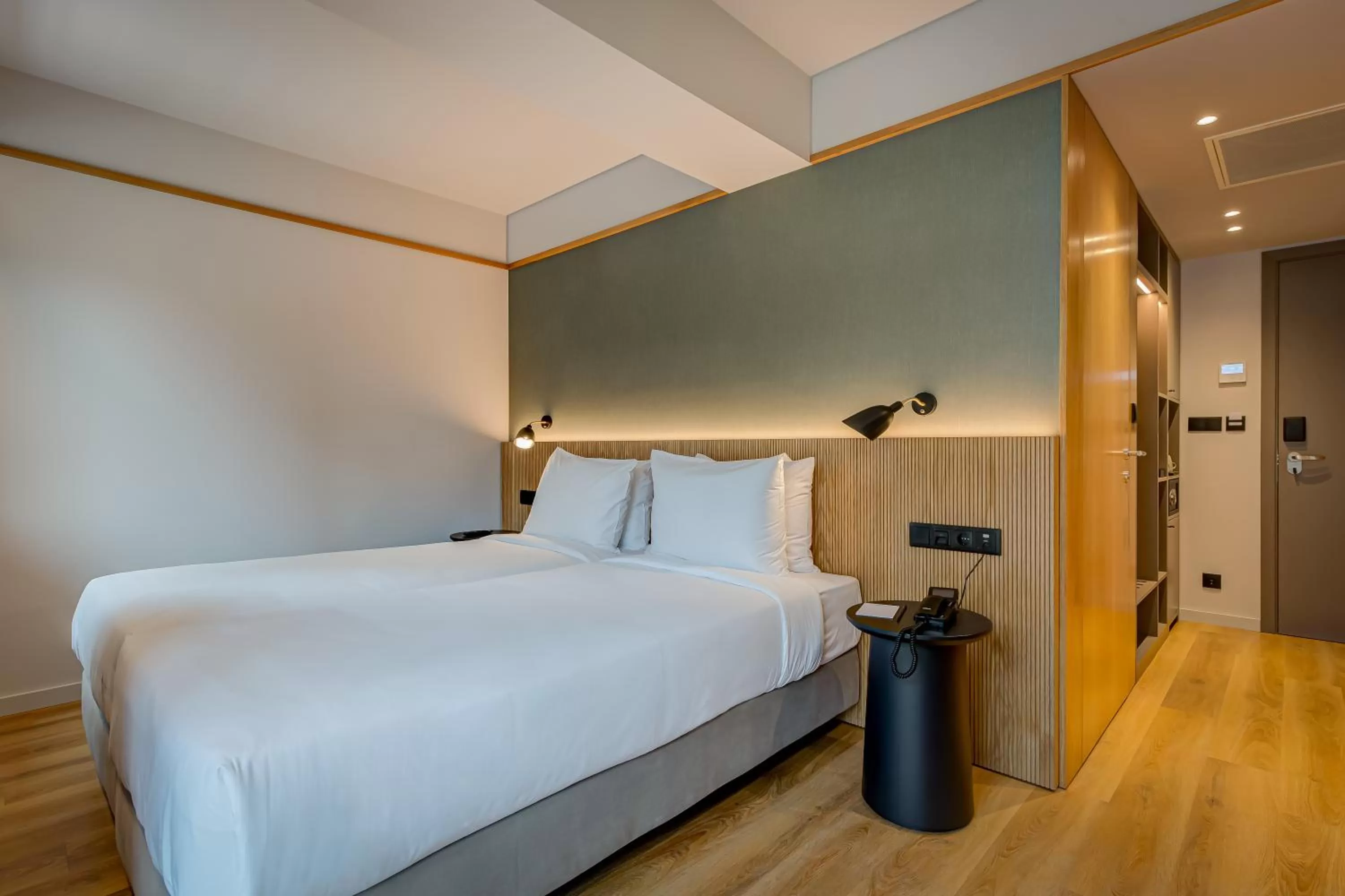 Bedroom, Bed in Acta The Clover